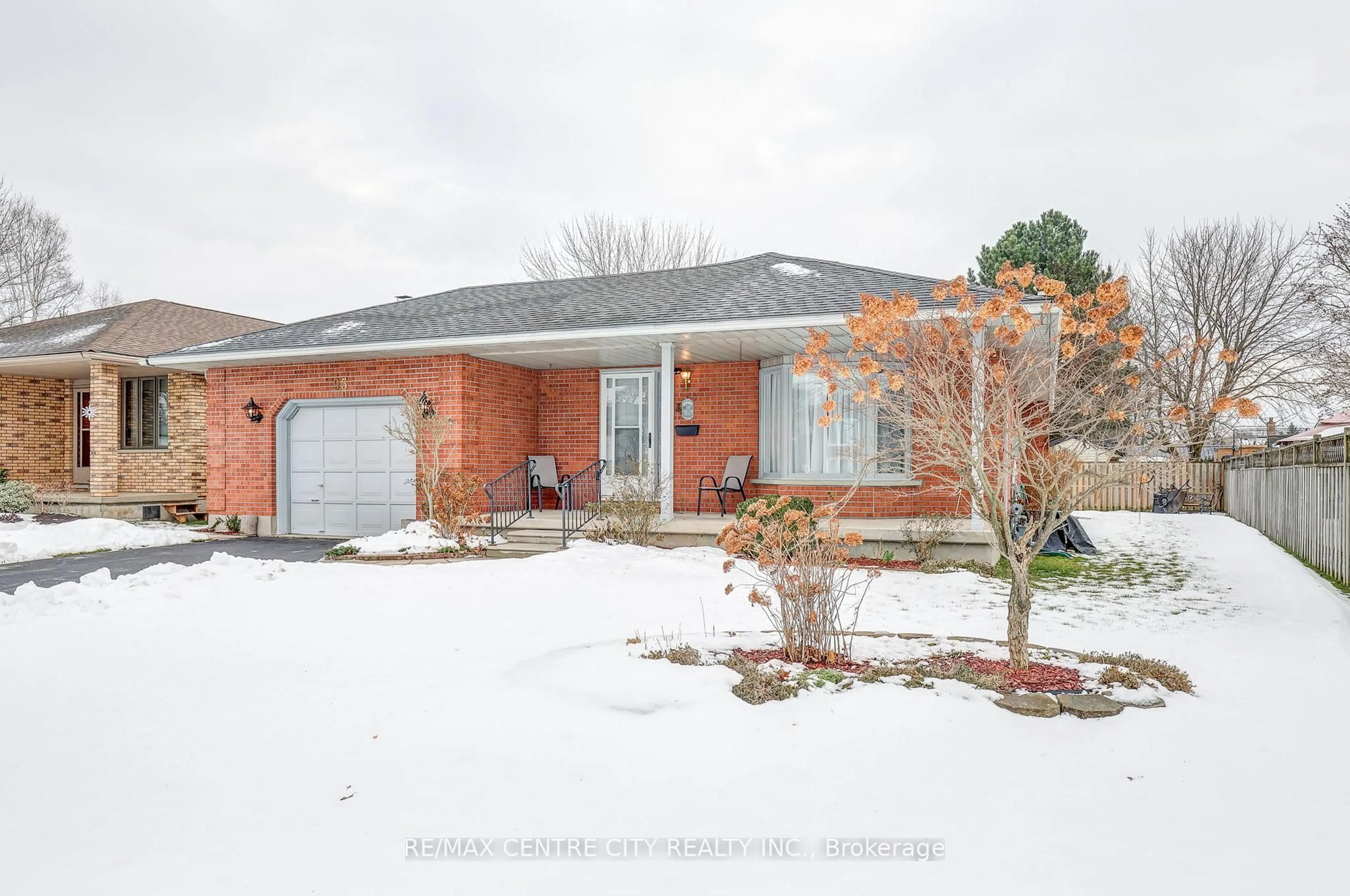 Home with brick exterior material, street for 95 Dufferin St, Aylmer Ontario N5H 2L9