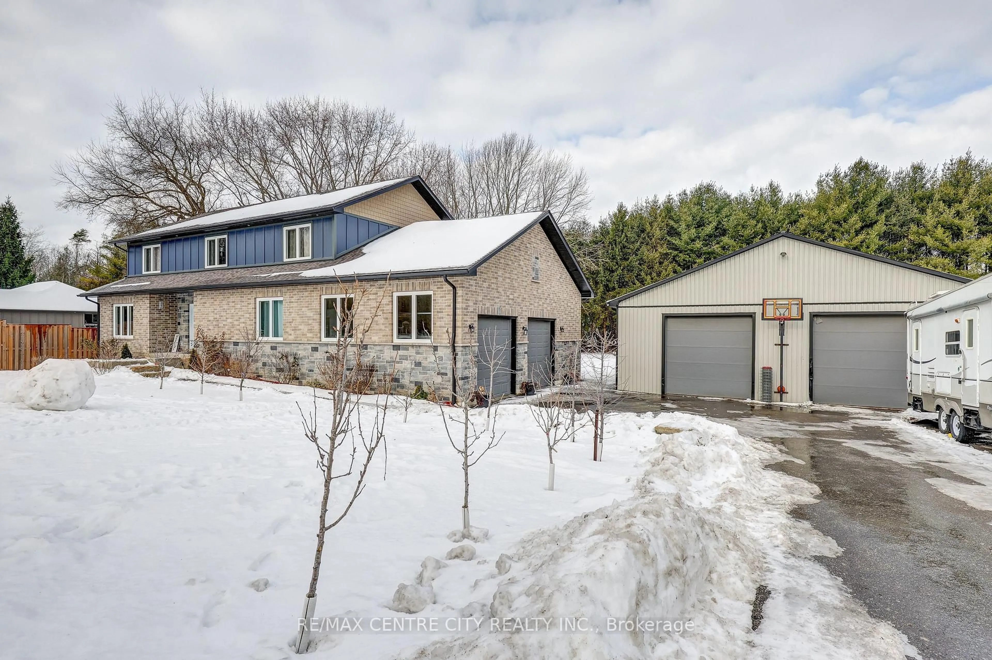 A pic from outside/outdoor area/front of a property/back of a property/a pic from drone, street for 287 Highway 24 Rd, Norfolk Ontario N0E 1X0