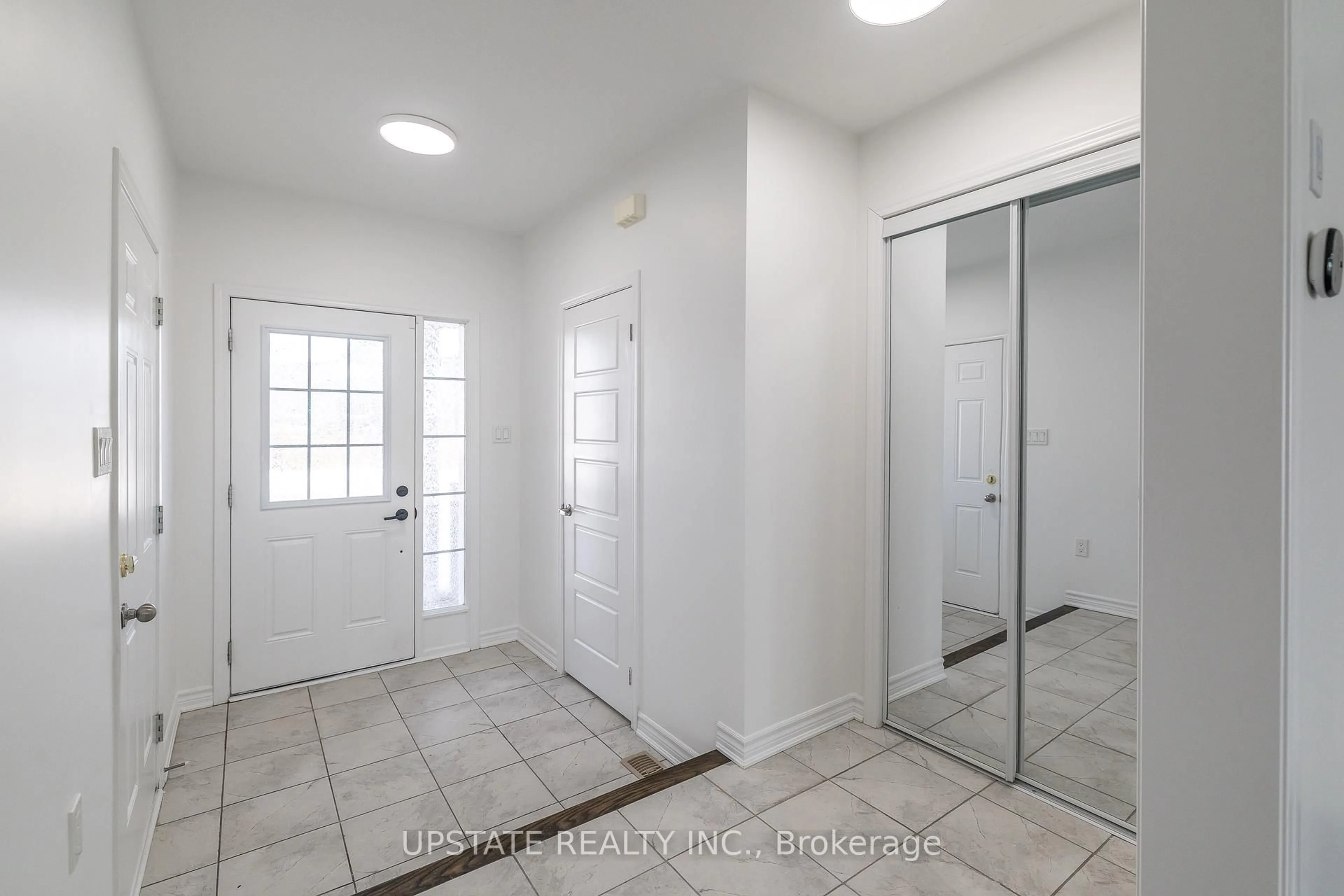 Indoor entryway for 122 Watermill St, Kitchener Ontario N2P 0H3