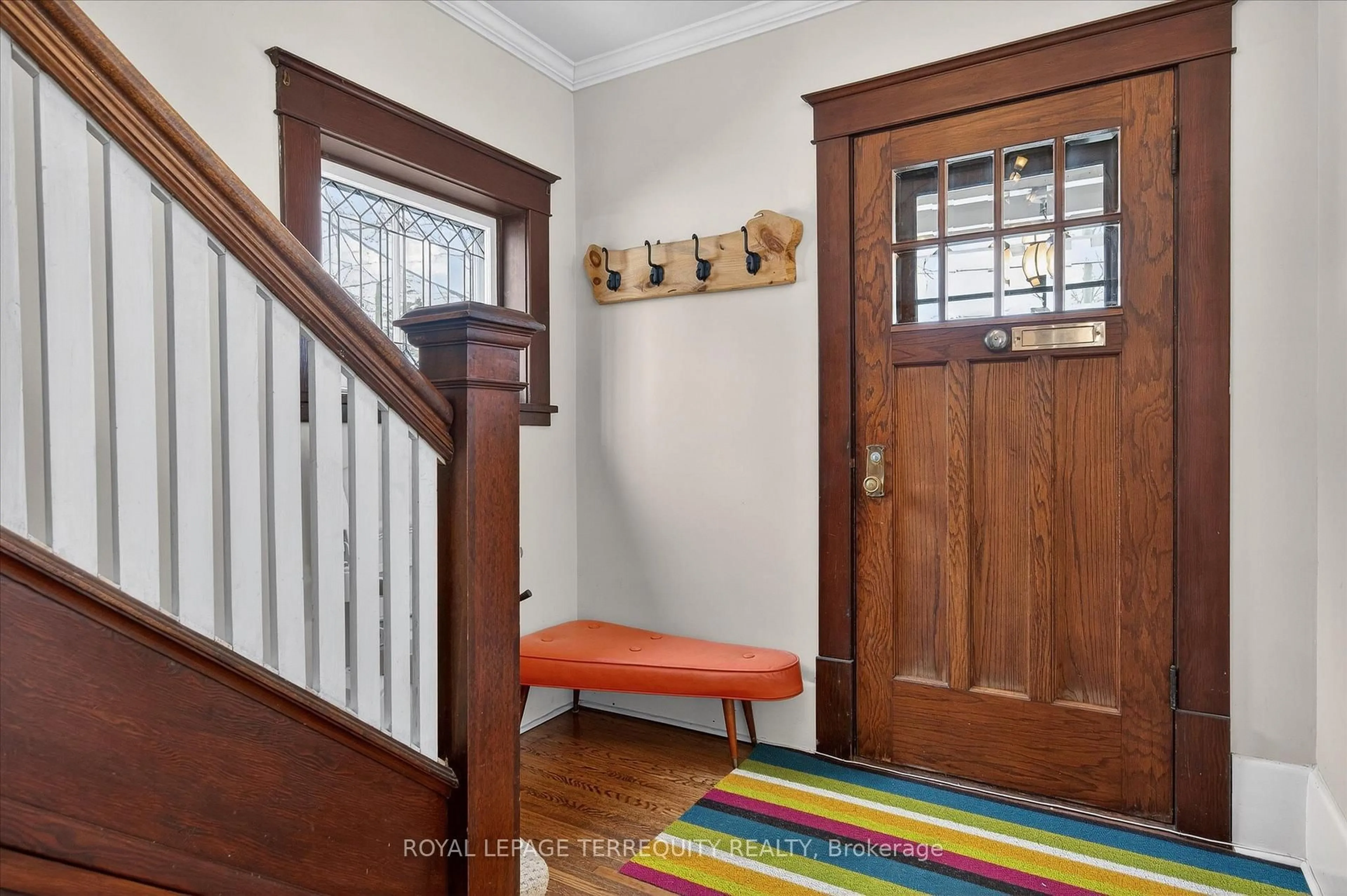 Indoor entryway for 53 BENSON Ave, Peterborough Ontario K9H 5X7