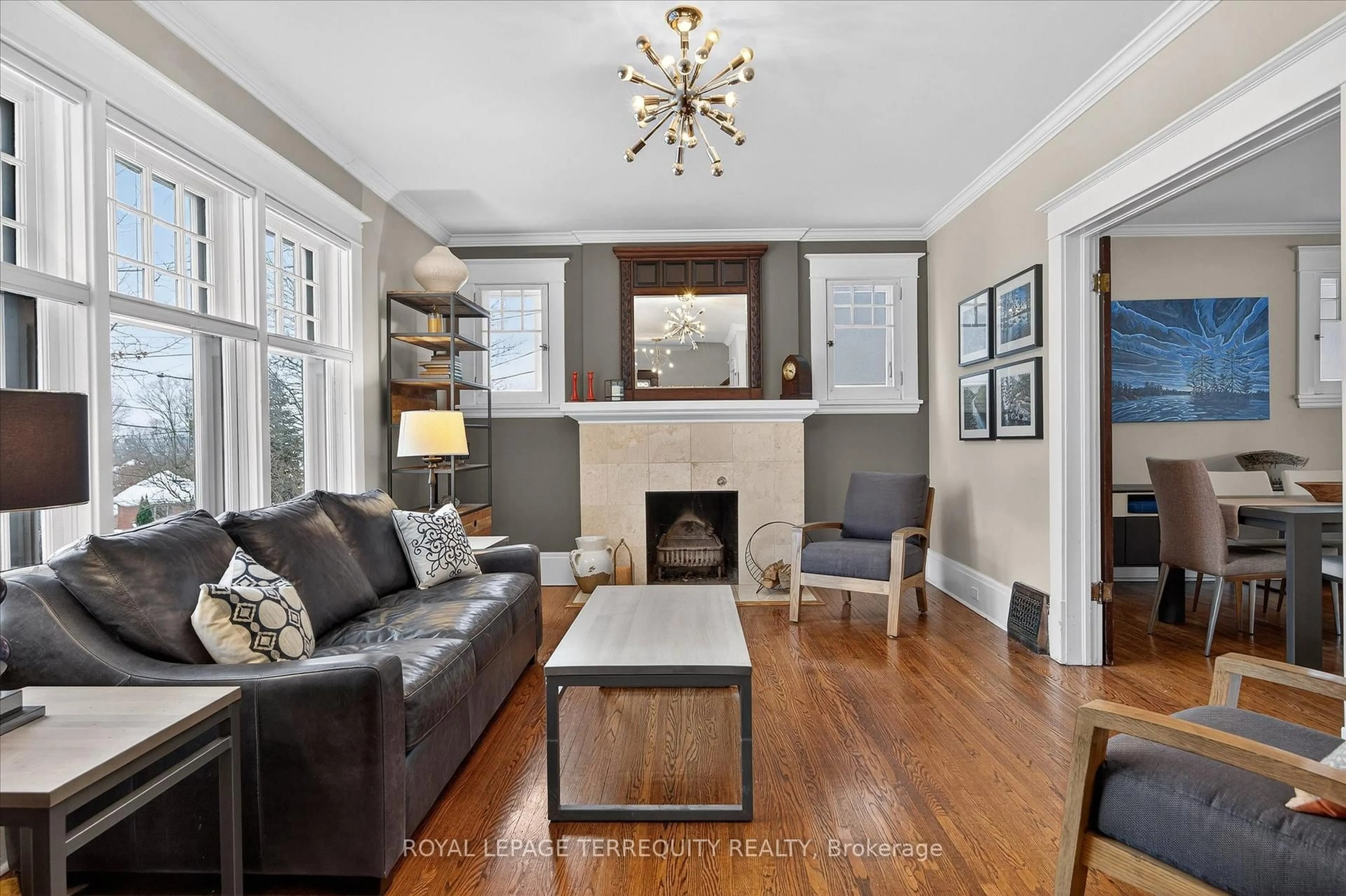 Living room with furniture, unknown for 53 BENSON Ave, Peterborough Ontario K9H 5X7