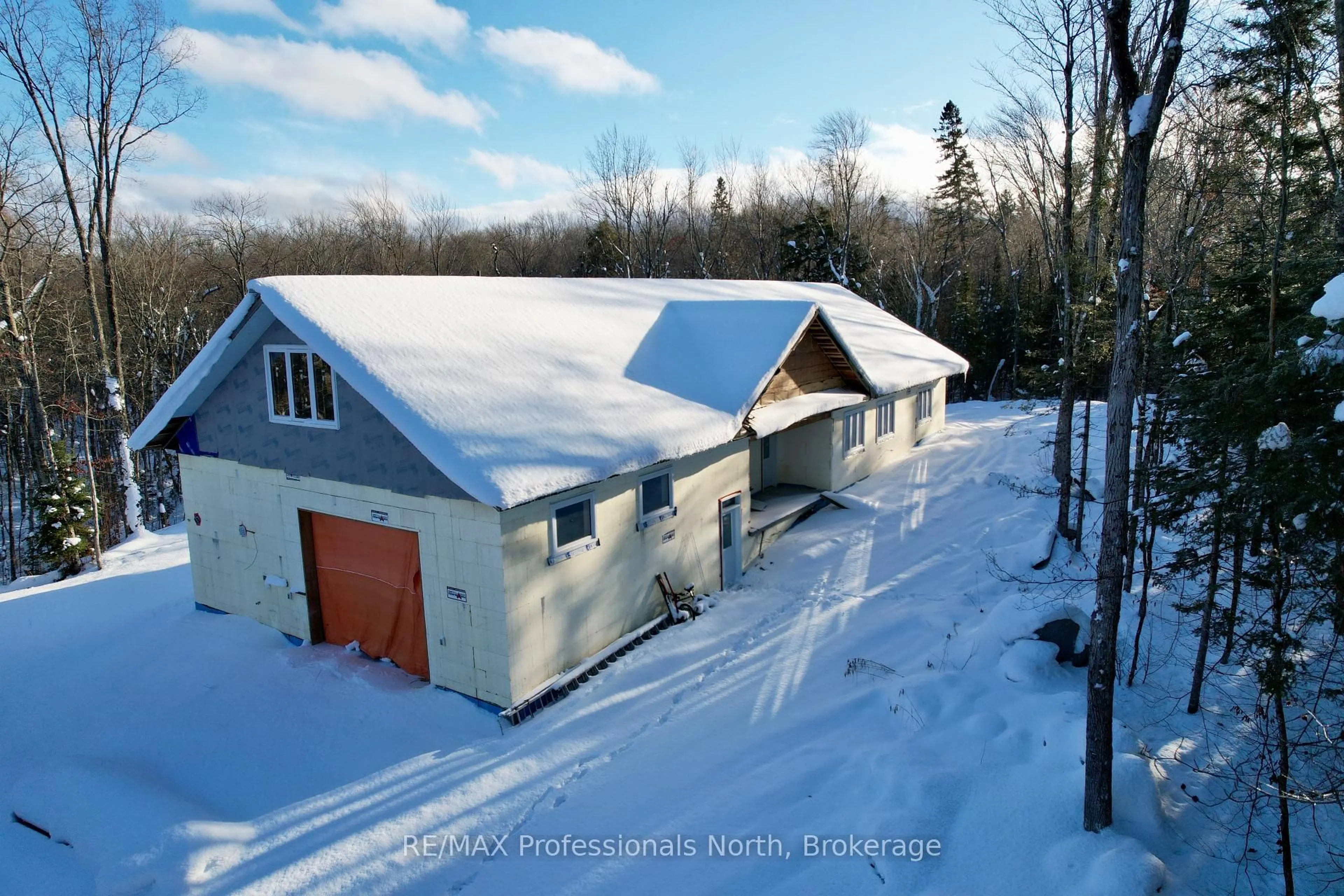 A pic from outside/outdoor area/front of a property/back of a property/a pic from drone, building for 121 Loon Lake Rd, Magnetawan Ontario P0A 1Z0