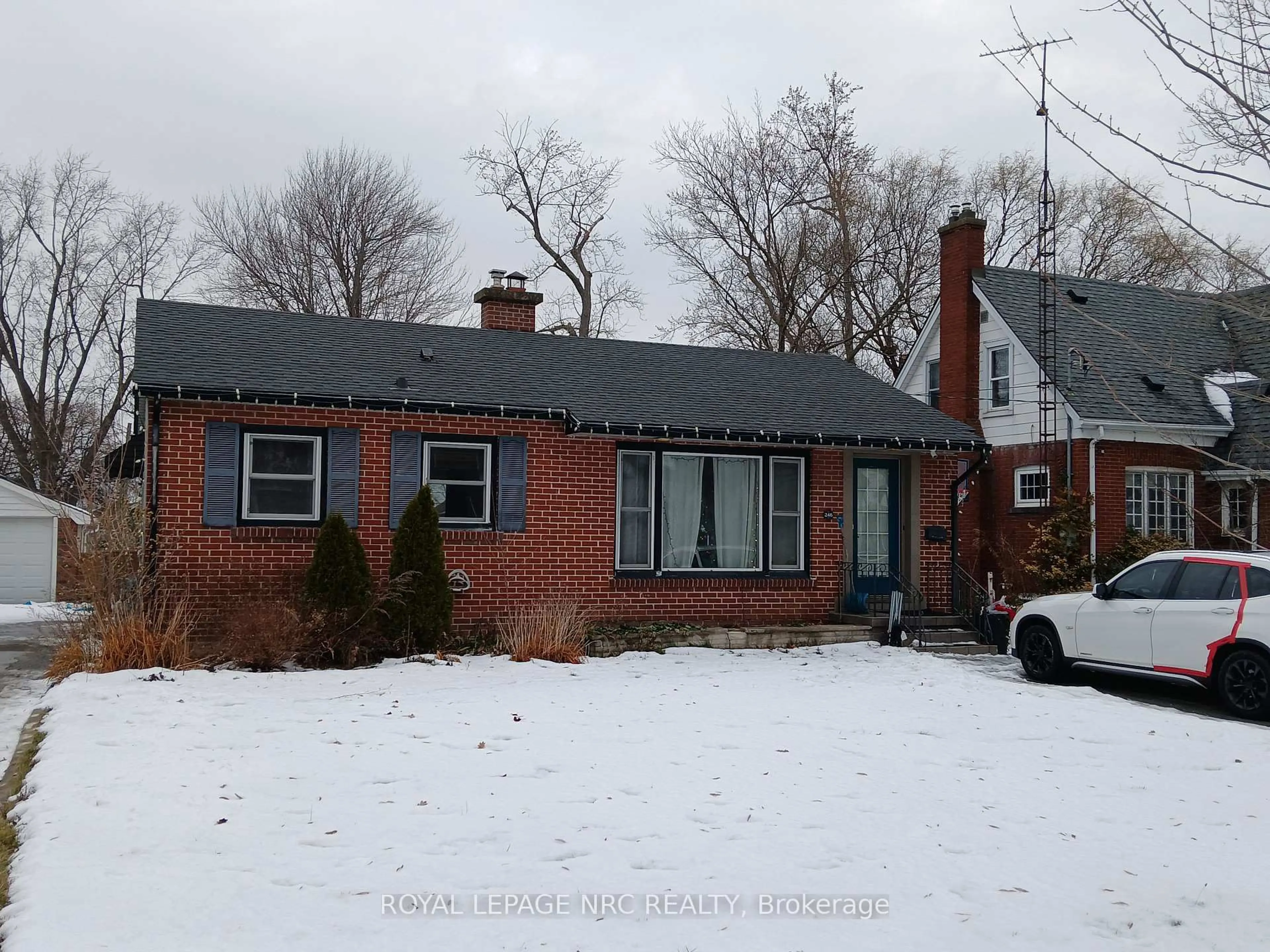 Home with brick exterior material, street for 246 Highland Ave, Fort Erie Ontario L2A 2X7