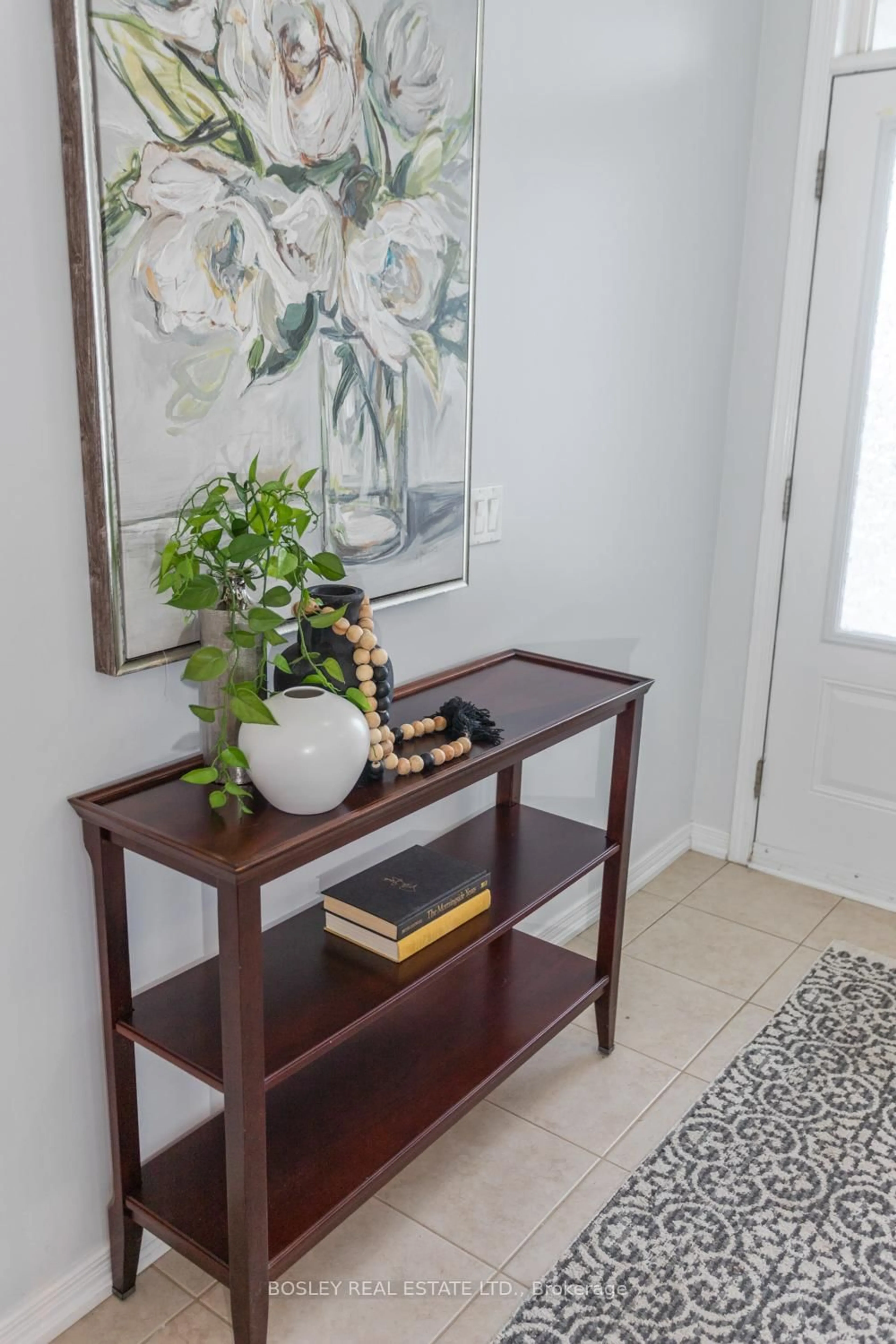 Indoor entryway for 673 Prince of Wales Dr, Cobourg Ontario K9A 0C9