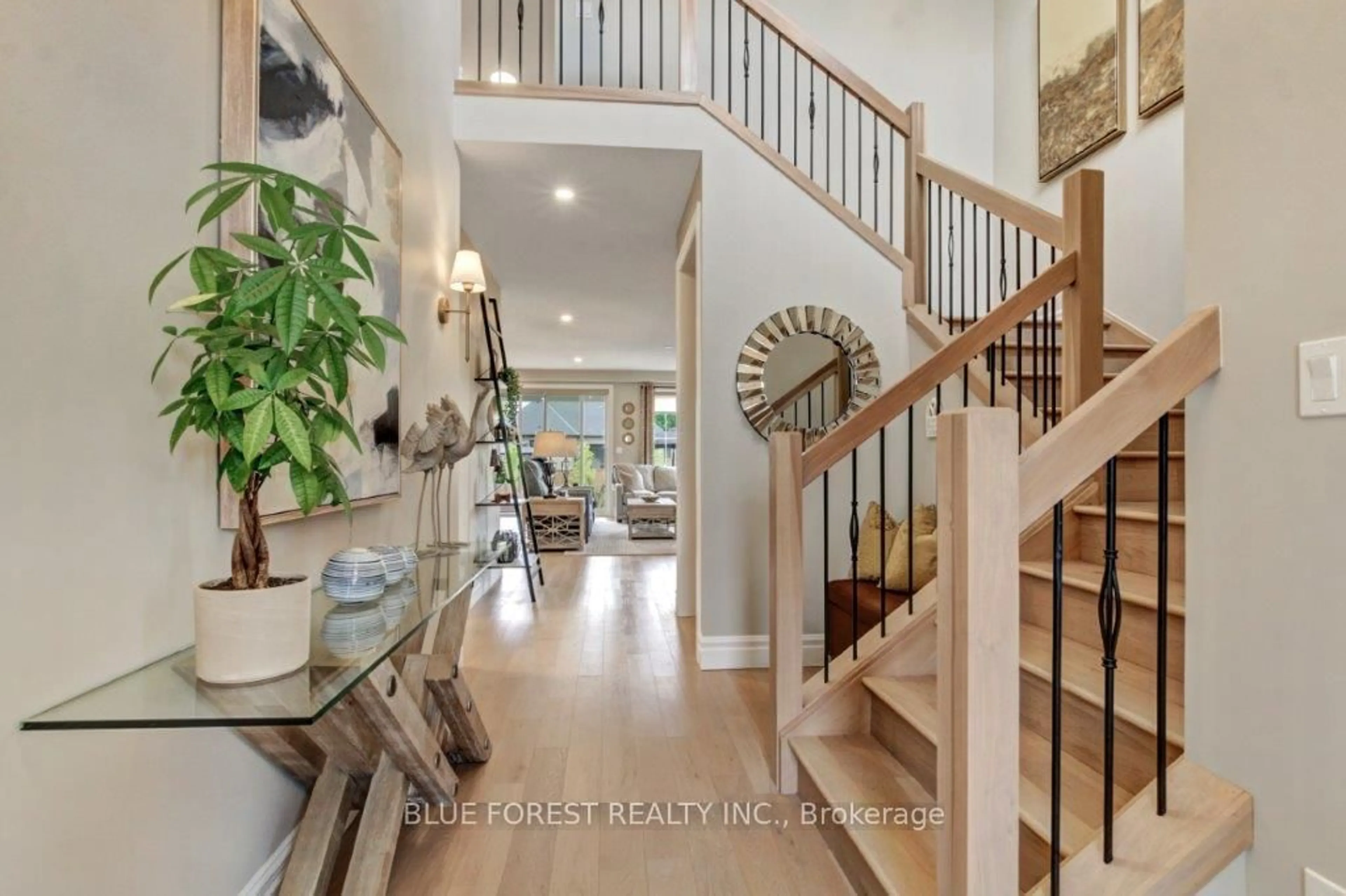 Indoor entryway for 192 Foxborough Pl, Thames Centre Ontario N0M 2P0