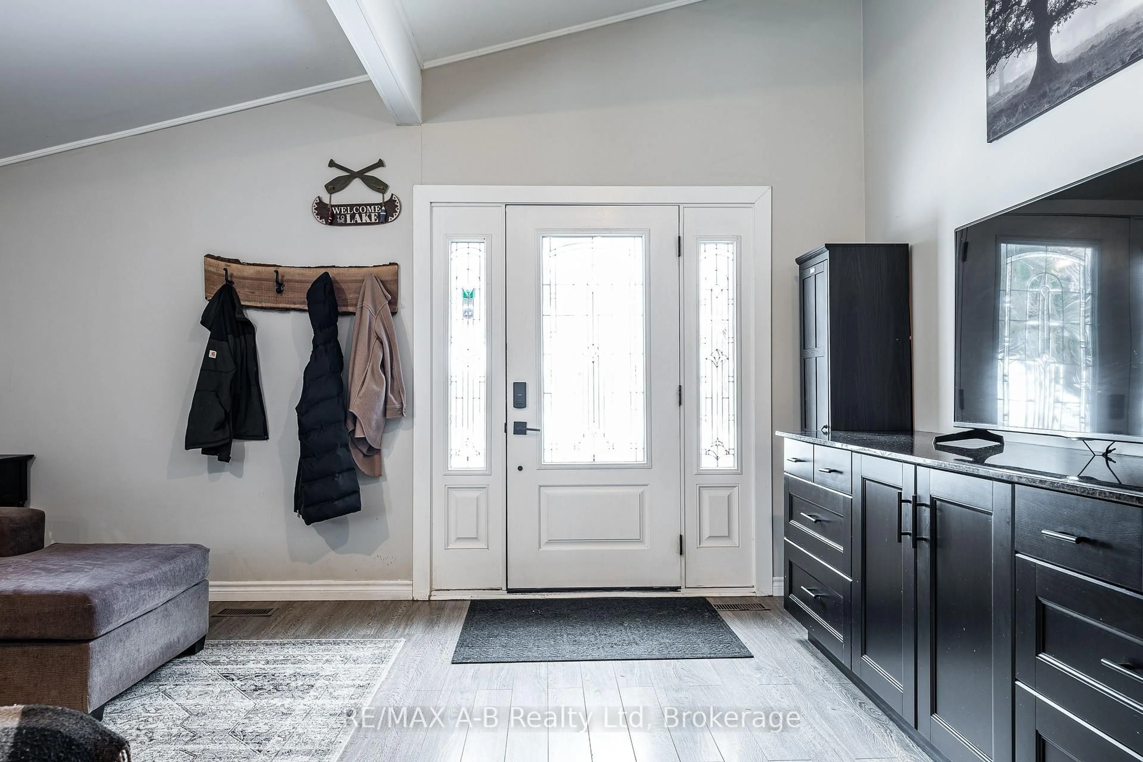 Indoor entryway for 250 Orchard Ave, Zorra Ontario N0M 2S0