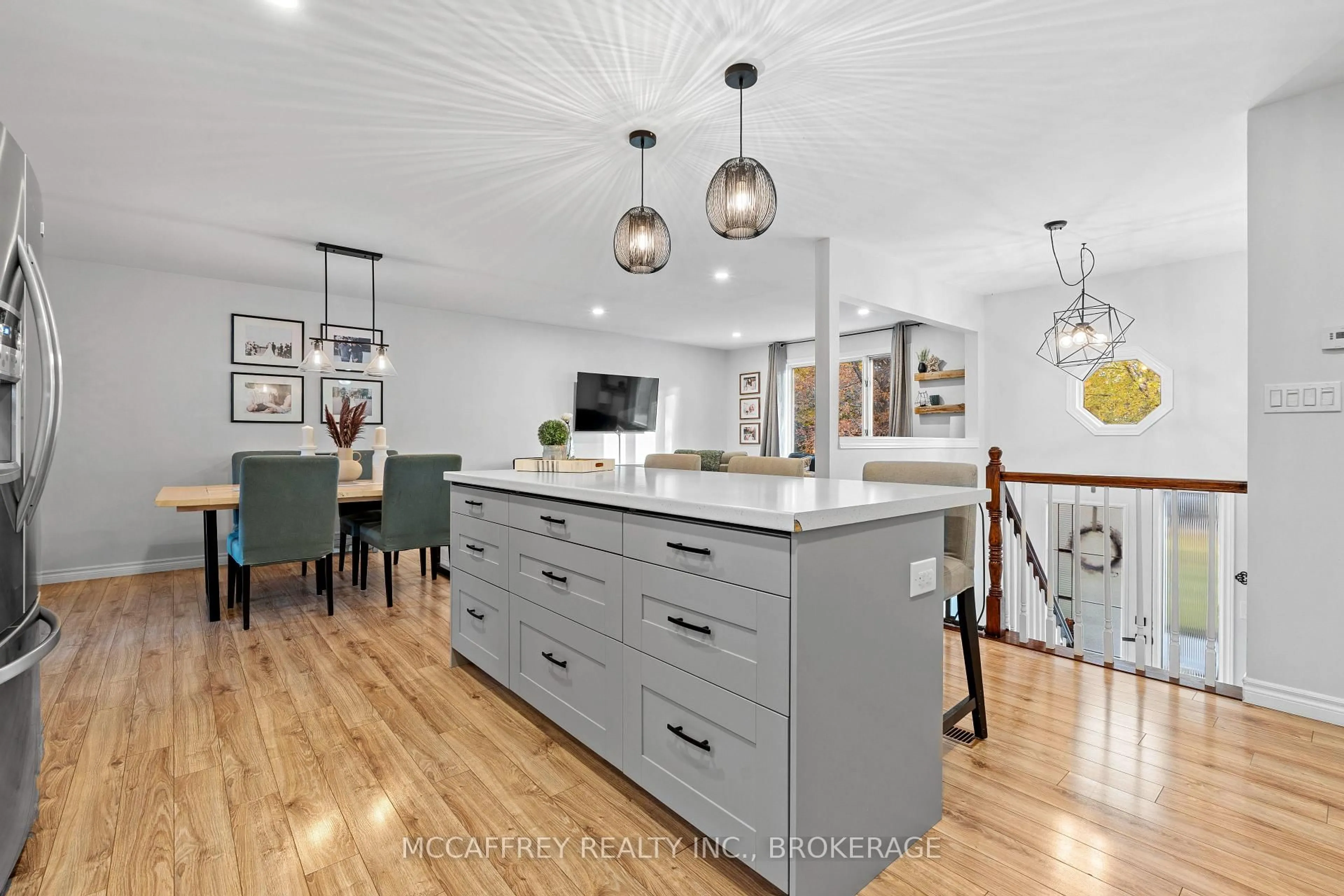 Open concept kitchen, unknown for 84 SOUTHWOOD Cres, Plantagenet Ontario K7R 3L2