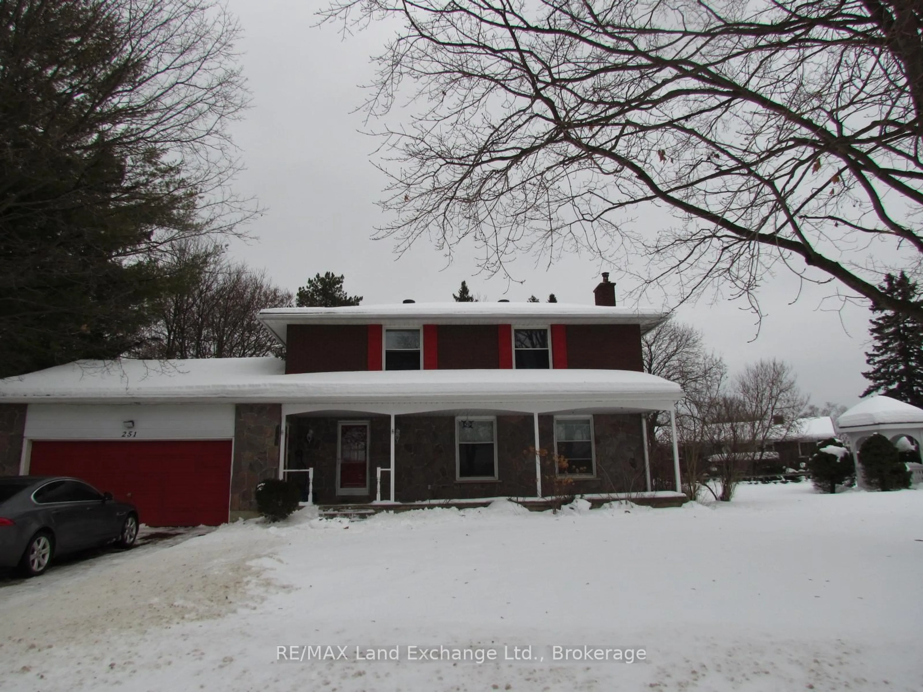 Unknown for 251 4th Ave, Hanover Ontario N4N 2B6