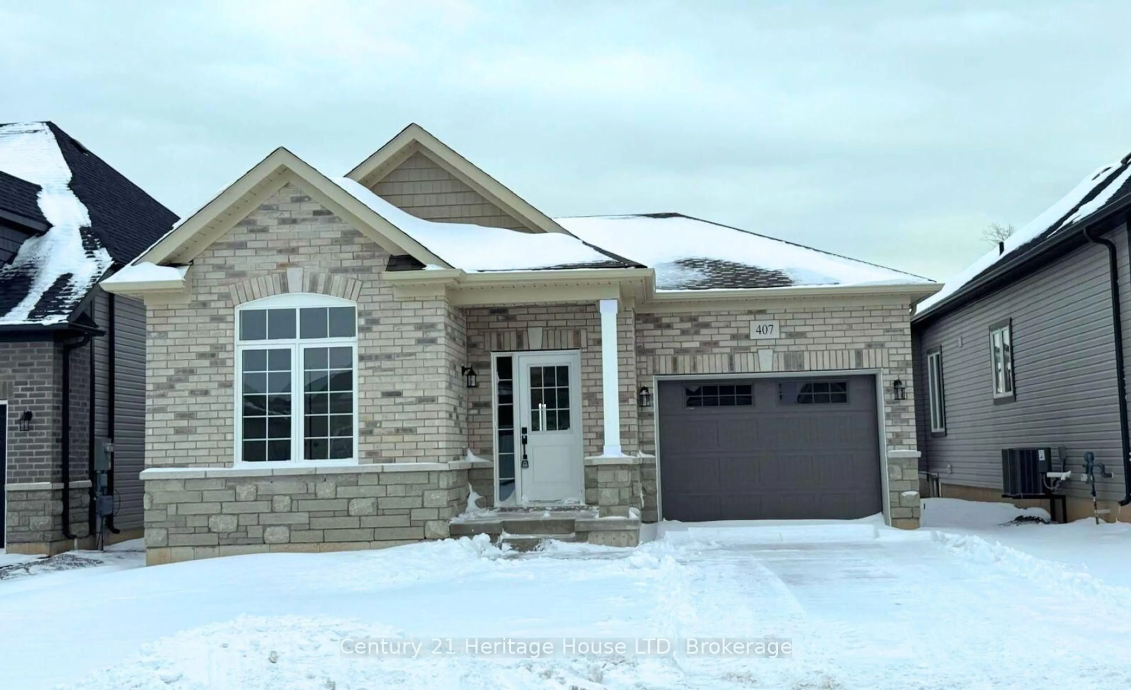 Home with brick exterior material, street for 407 Louisa St, Fort Erie Ontario L2A 6T6