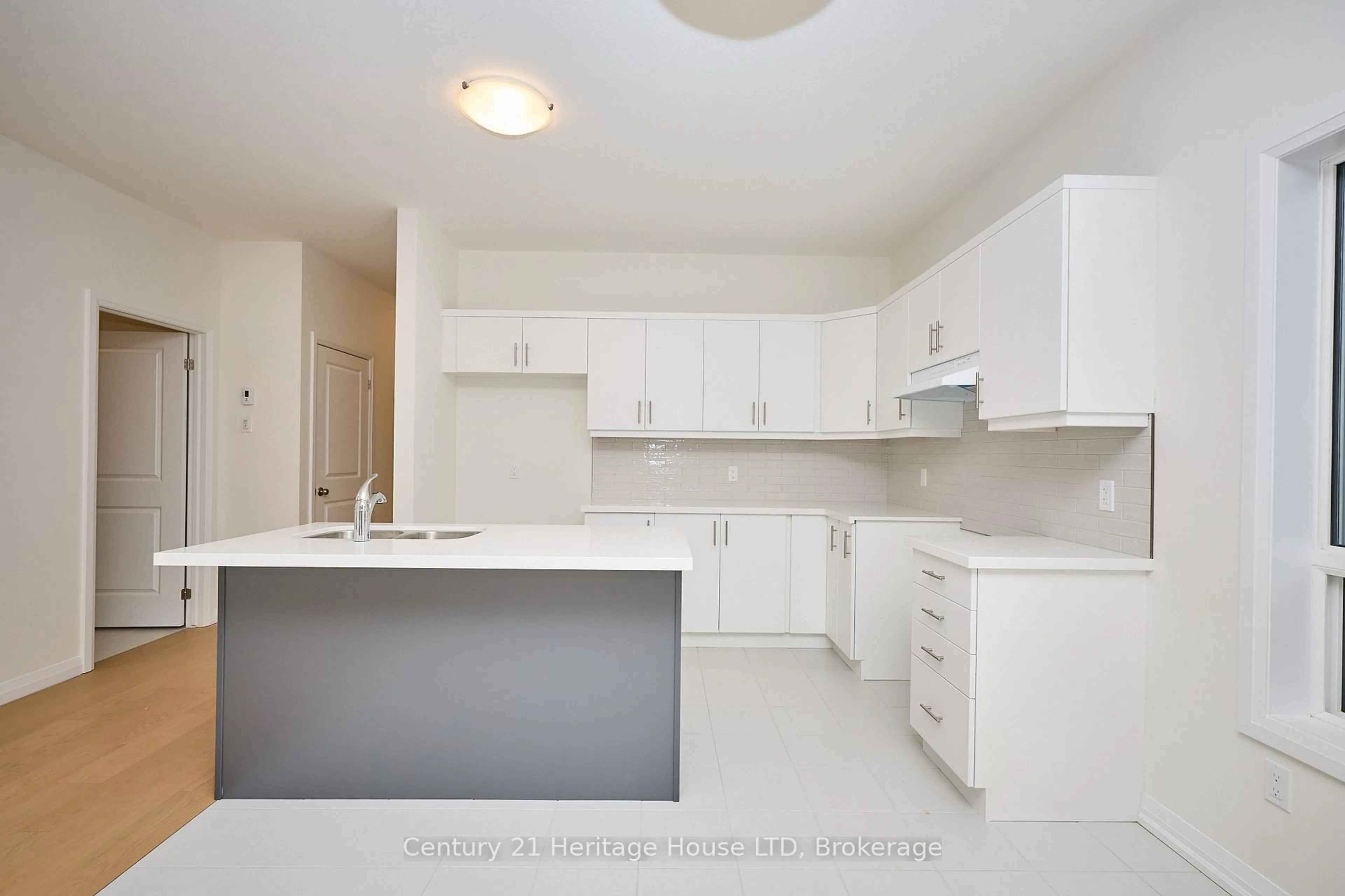 Standard kitchen, unknown for 407 Louisa St, Fort Erie Ontario L2A 6T6
