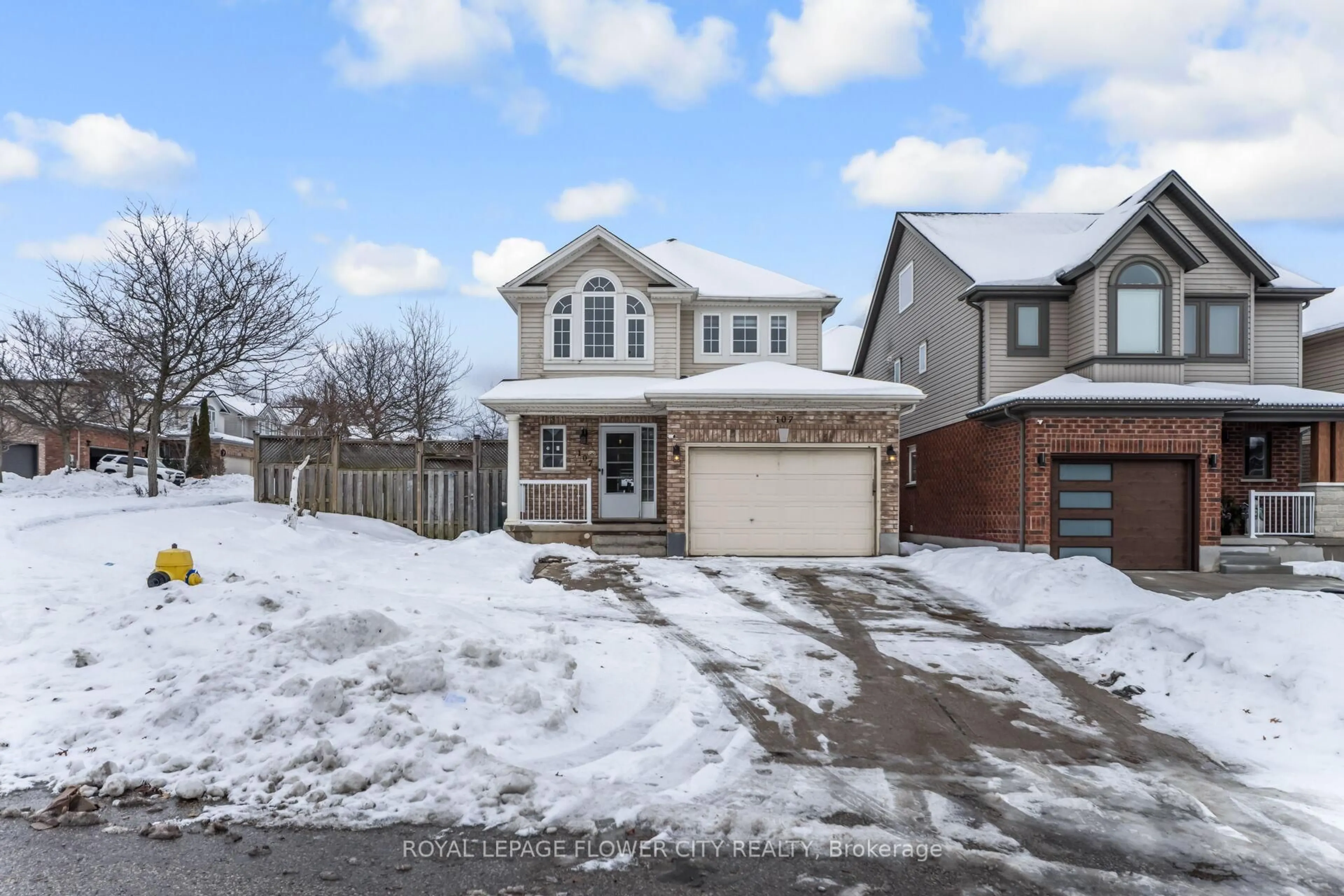 A pic from outside/outdoor area/front of a property/back of a property/a pic from drone, street for 107 Skipton Cres, Cambridge Ontario N3C 4P2