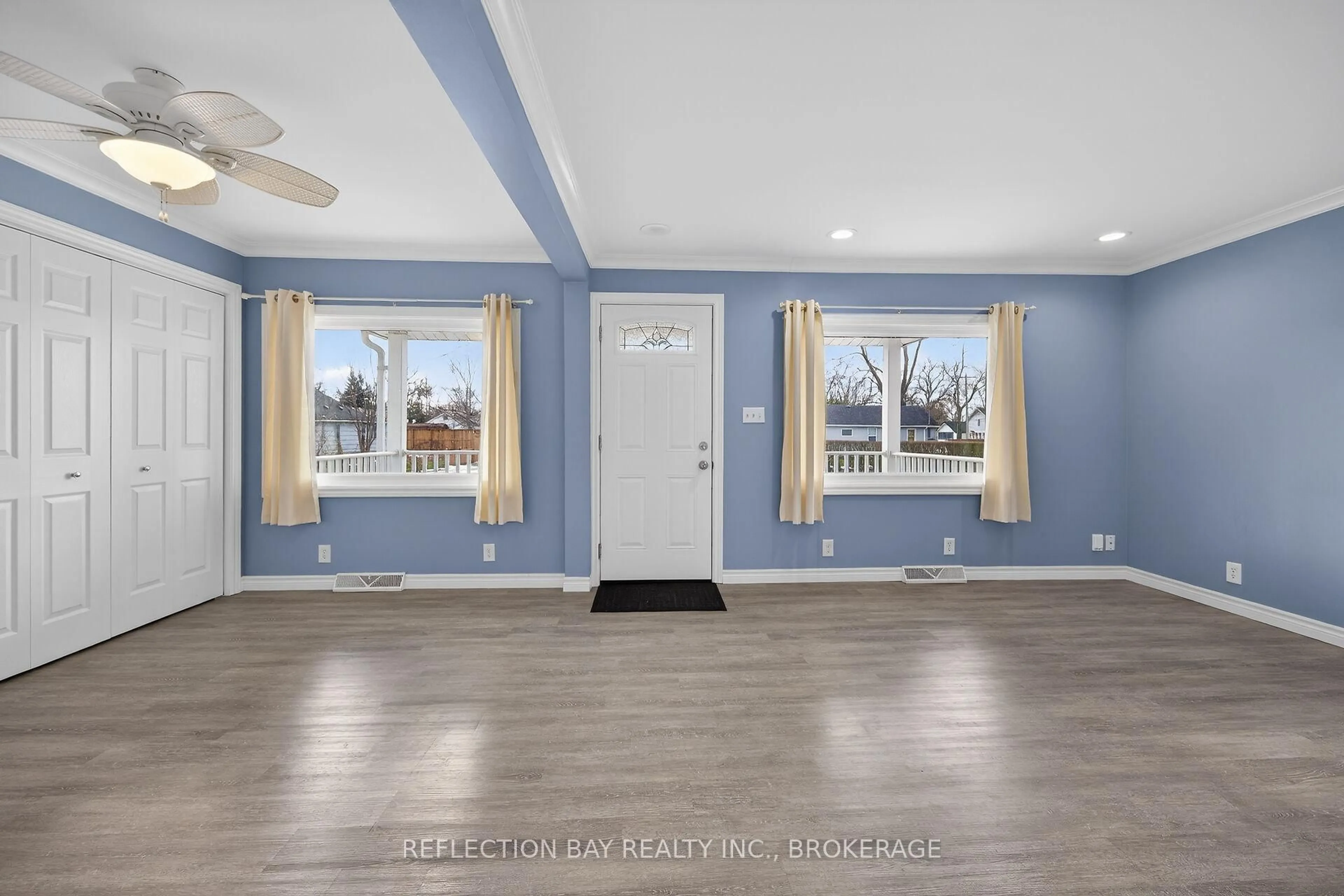 Indoor entryway for 3794 Mathewson Ave, Fort Erie Ontario L0S 1B0