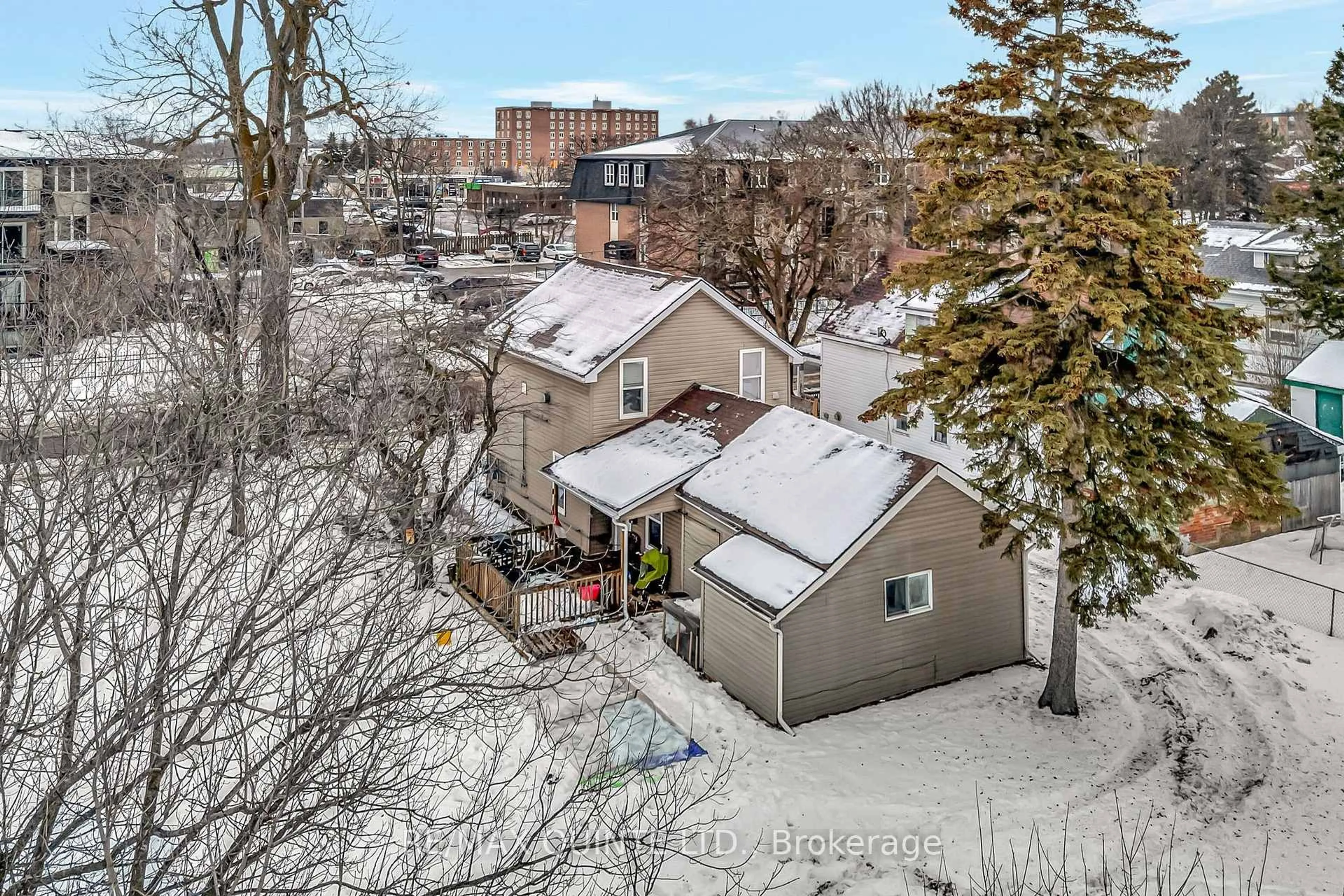 A pic from outside/outdoor area/front of a property/back of a property/a pic from drone, city buildings view from balcony for 83 Grier St, Belleville Ontario K8P 3A2