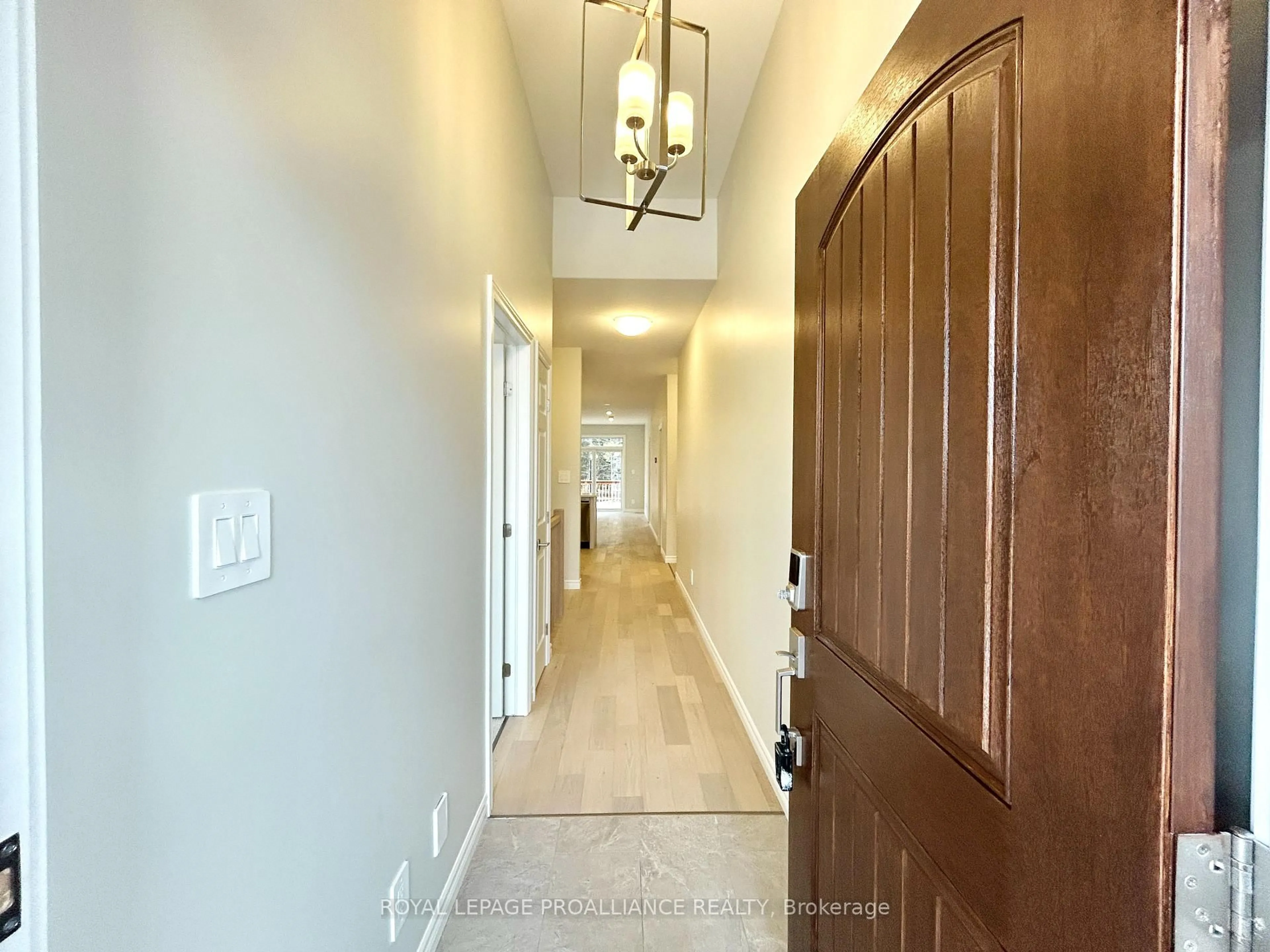 Indoor entryway for 99 Cloverleaf Dr #15, Belleville Ontario K8N 4Z5