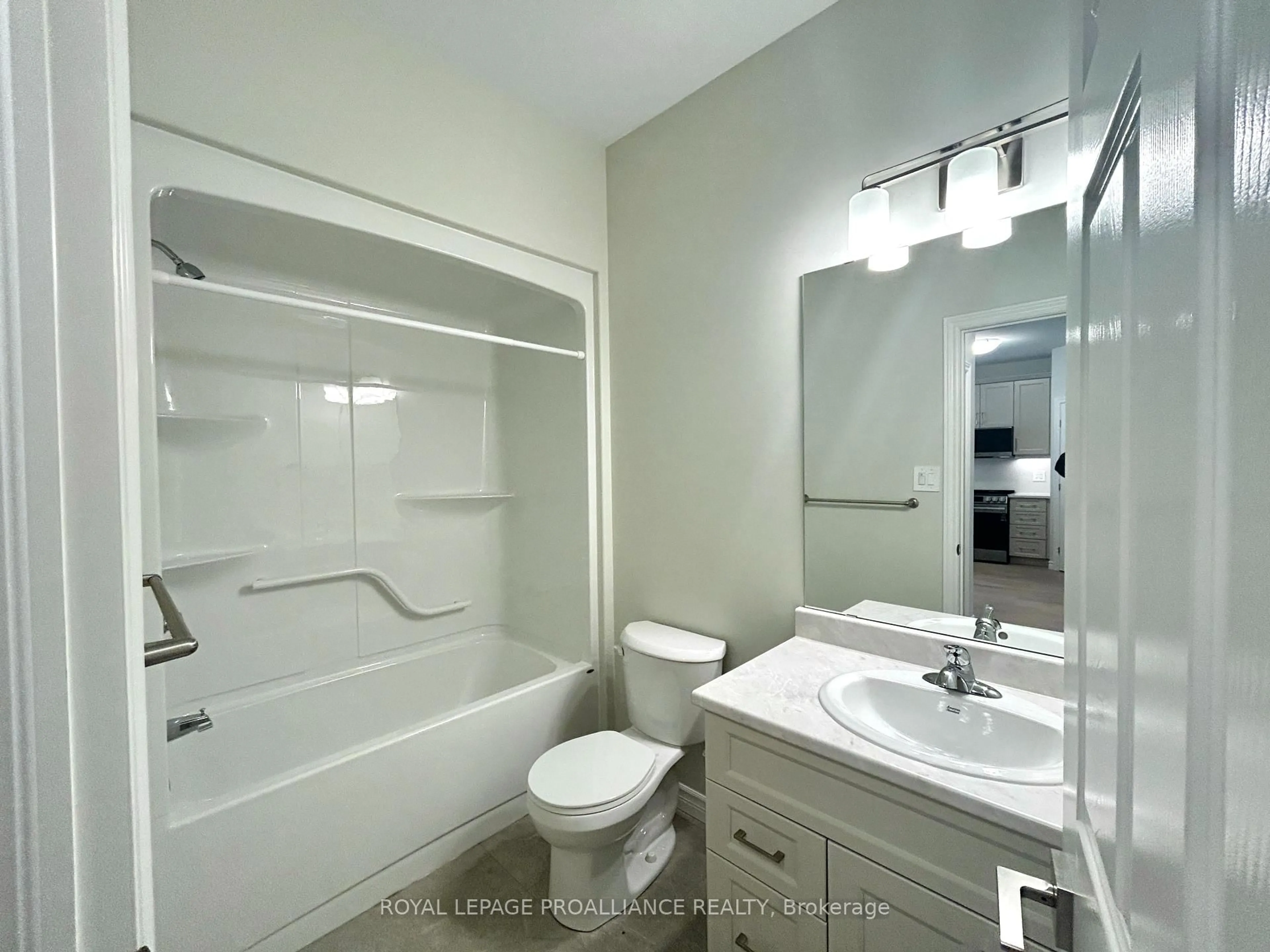 Standard bathroom, ceramic/tile floor for 99 Cloverleaf Dr #15, Belleville Ontario K8N 4Z5