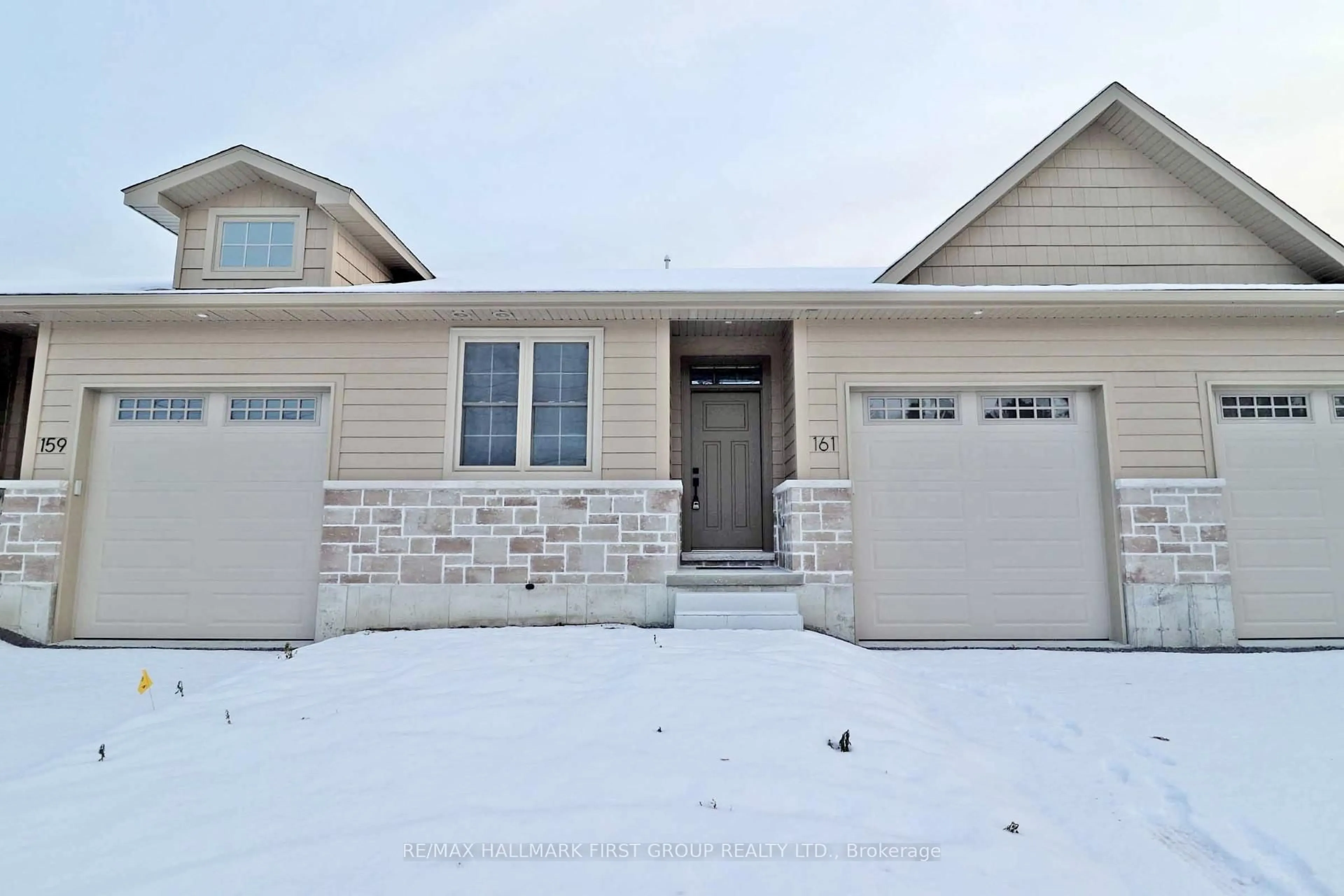 Home with vinyl exterior material, street for 161 Pomeroy Ave, Tweed Ontario K0K 3J0