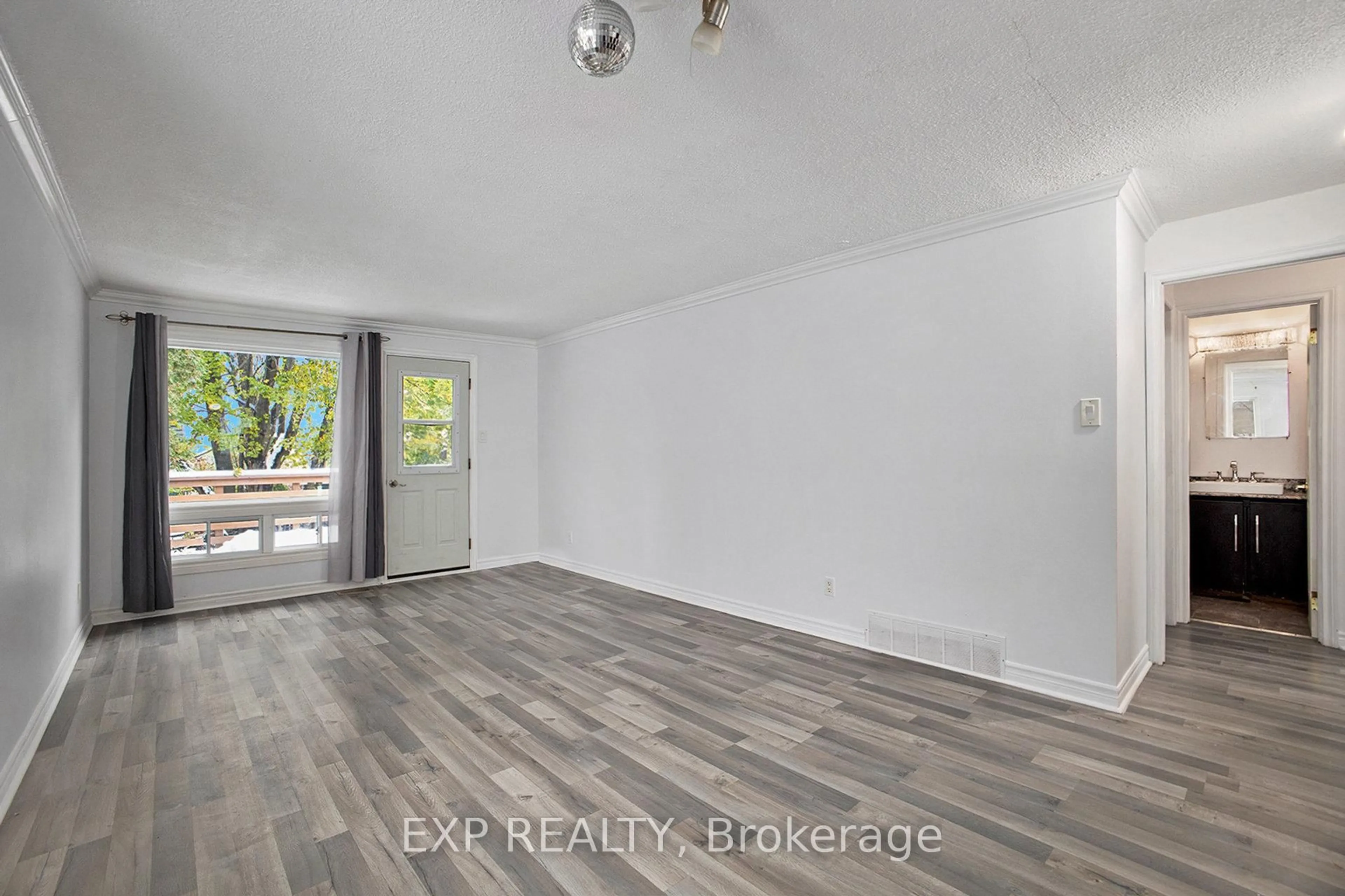 A pic of a room for 159 Castlefrank Rd, Kanata Ontario K2L 1T3