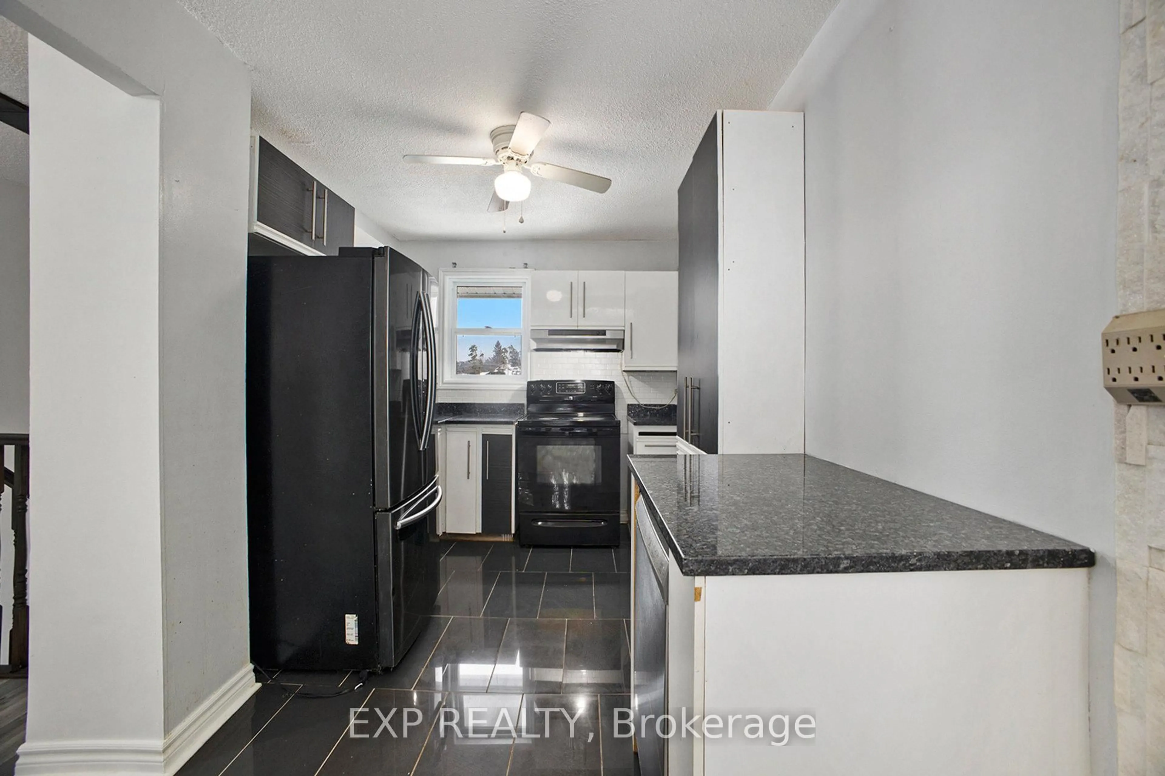 Standard kitchen, unknown for 159 Castlefrank Rd, Kanata Ontario K2L 1T3