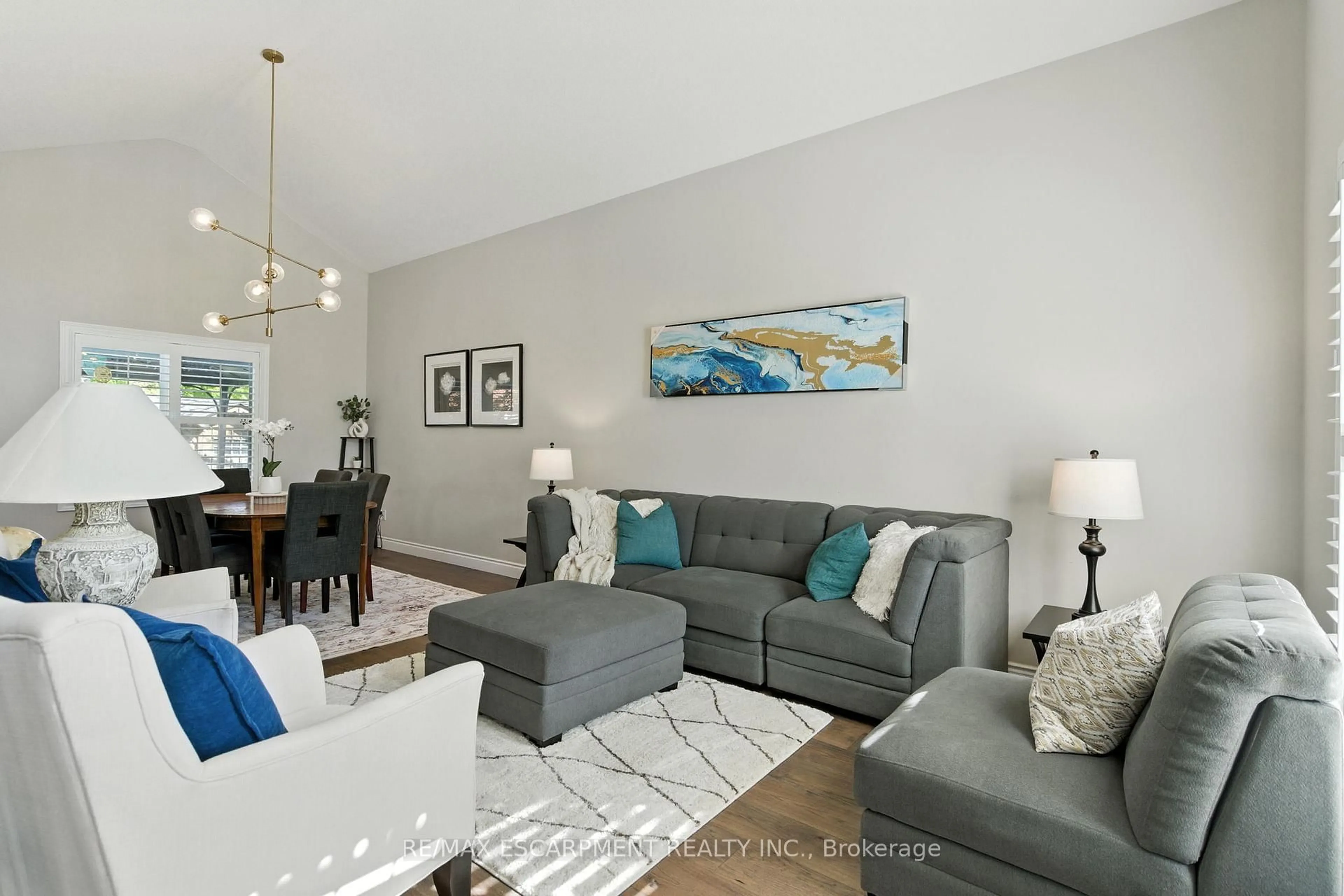 Living room with furniture, unknown for 2 Caledonia Ave, Haldimand Ontario N3W 2L1