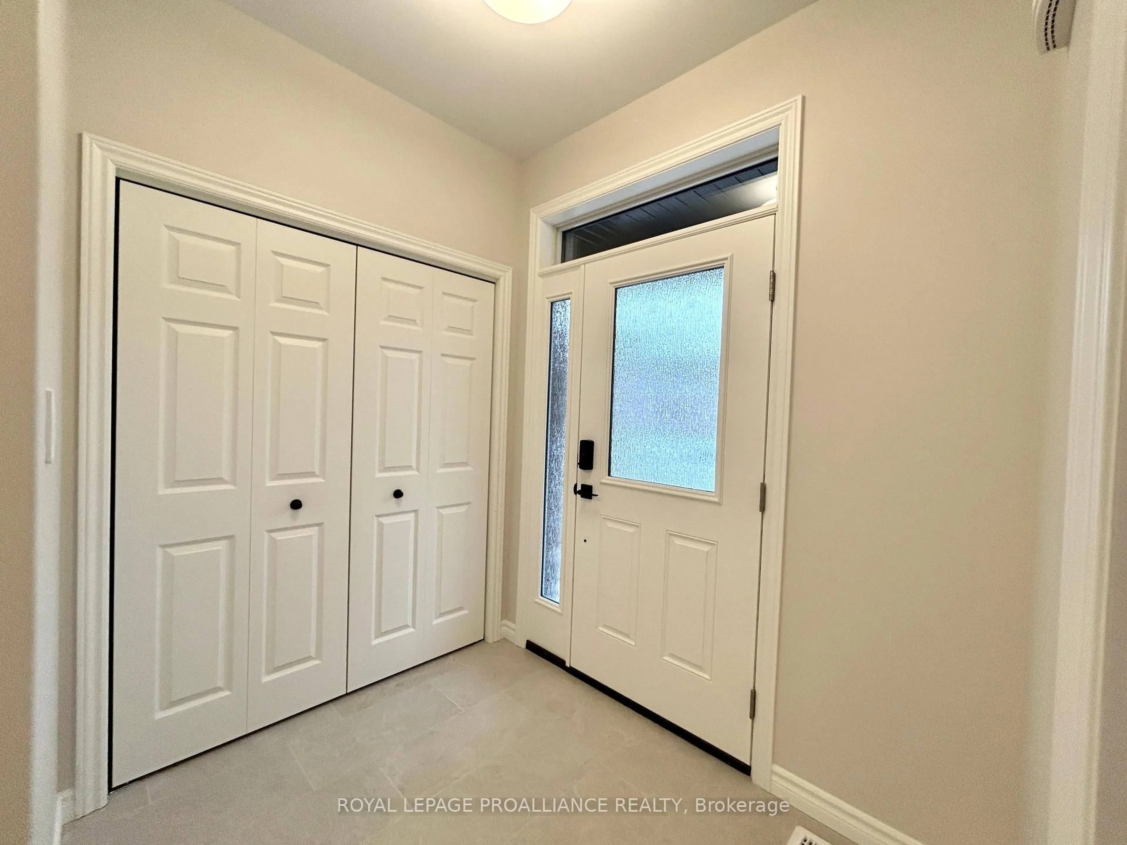 Indoor entryway for 83 Athabaska Dr, Belleville Ontario K8N 0T1