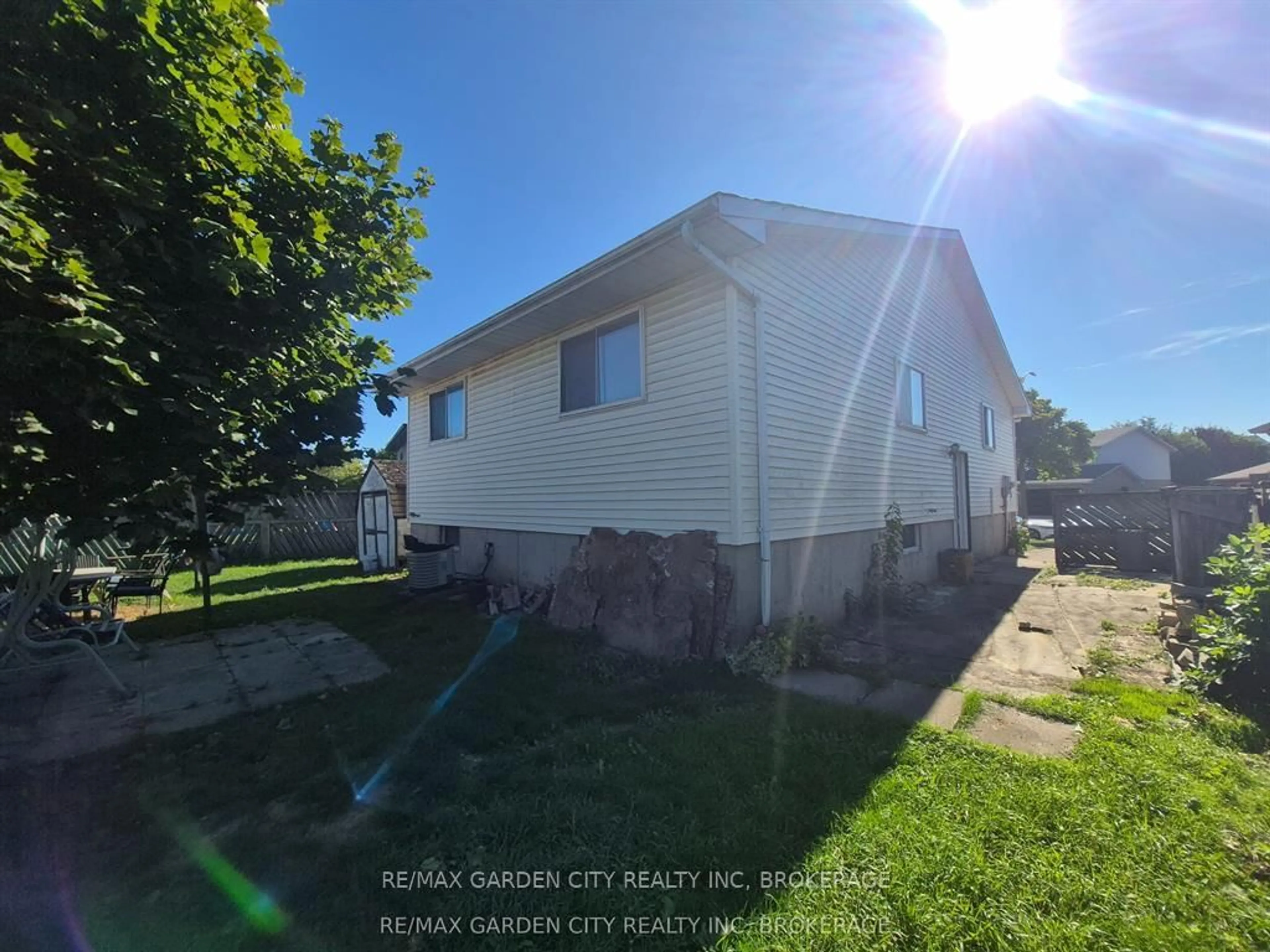 Unknown for 74 Commerford St, Thorold Ontario L2V 4R1