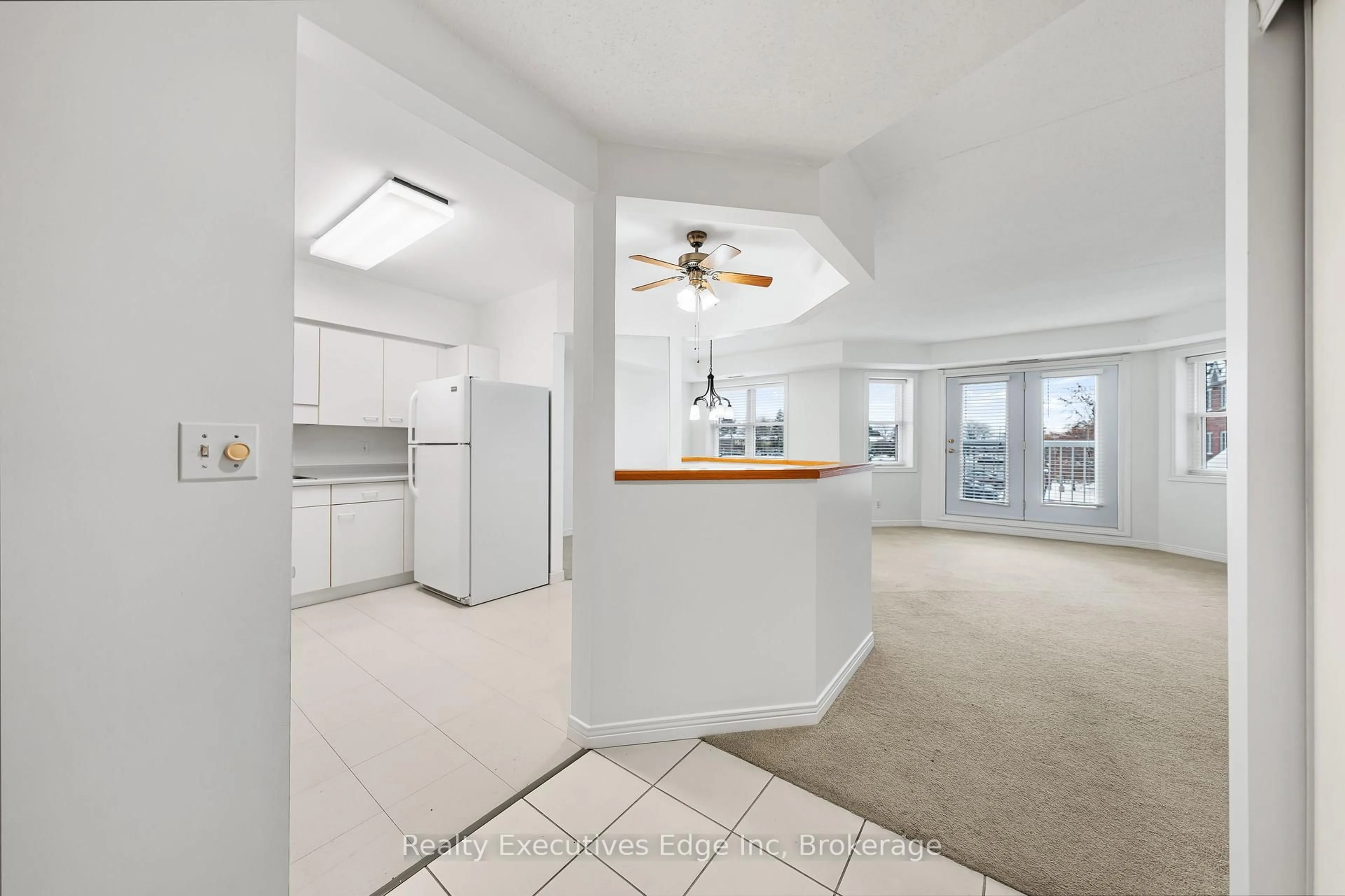 Open concept kitchen, unknown for 208 Silvercreek Pkwy #205, Guelph Ontario N1H 8H2