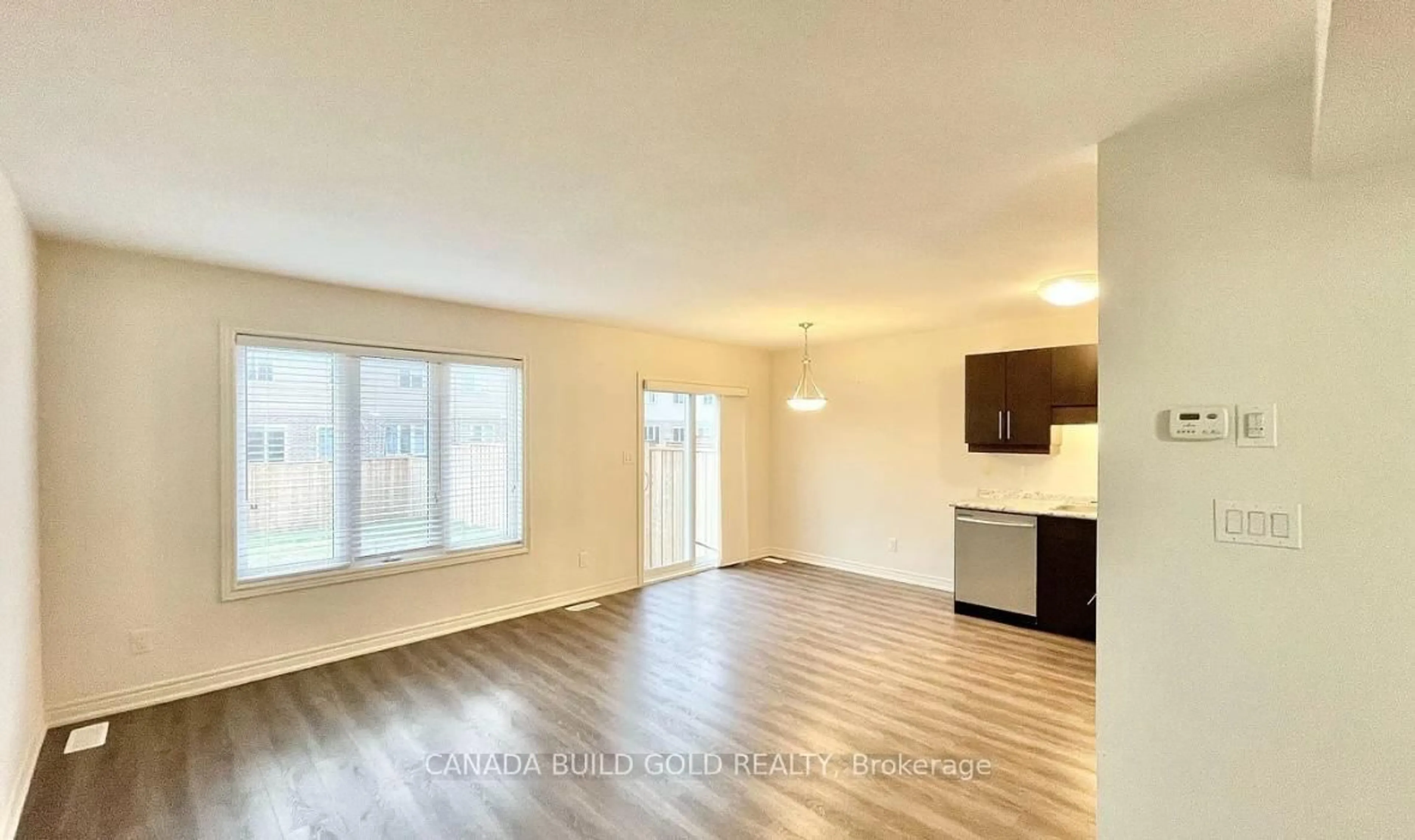 Unknown for 104 Monarch St, Welland Ontario L3C 0G6