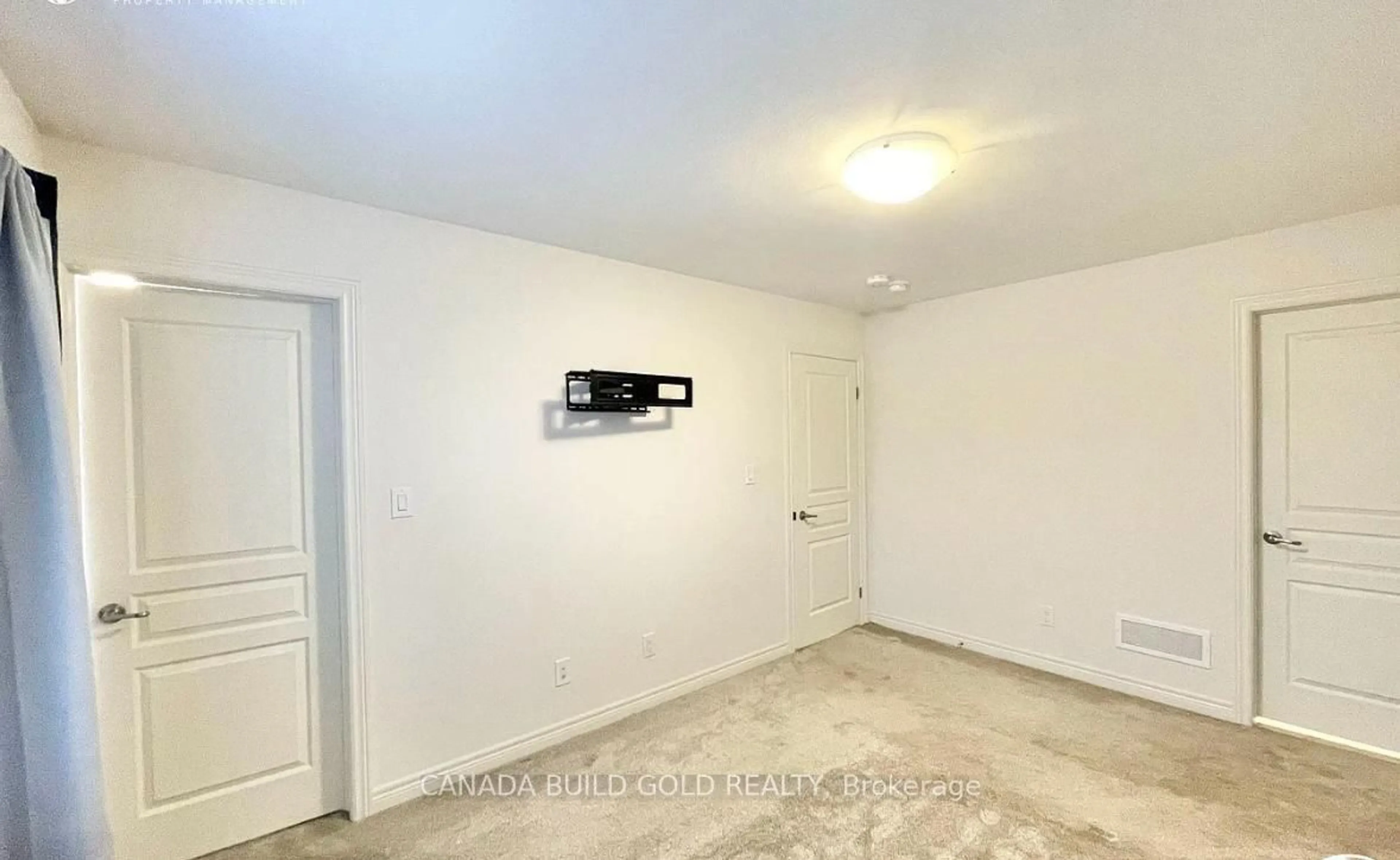 A pic of a room for 104 Monarch St, Welland Ontario L3C 0G6