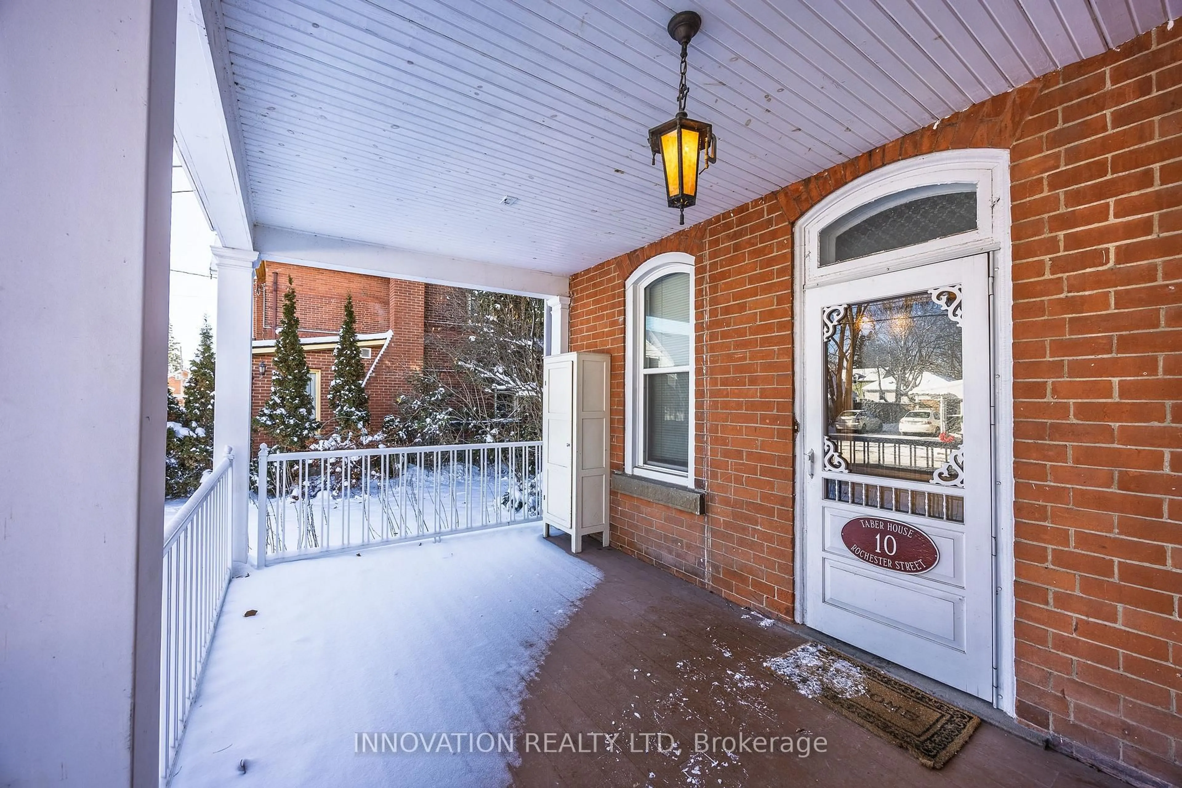Indoor entryway for 10 Rochester St, Carleton Place Ontario K7C 2R1