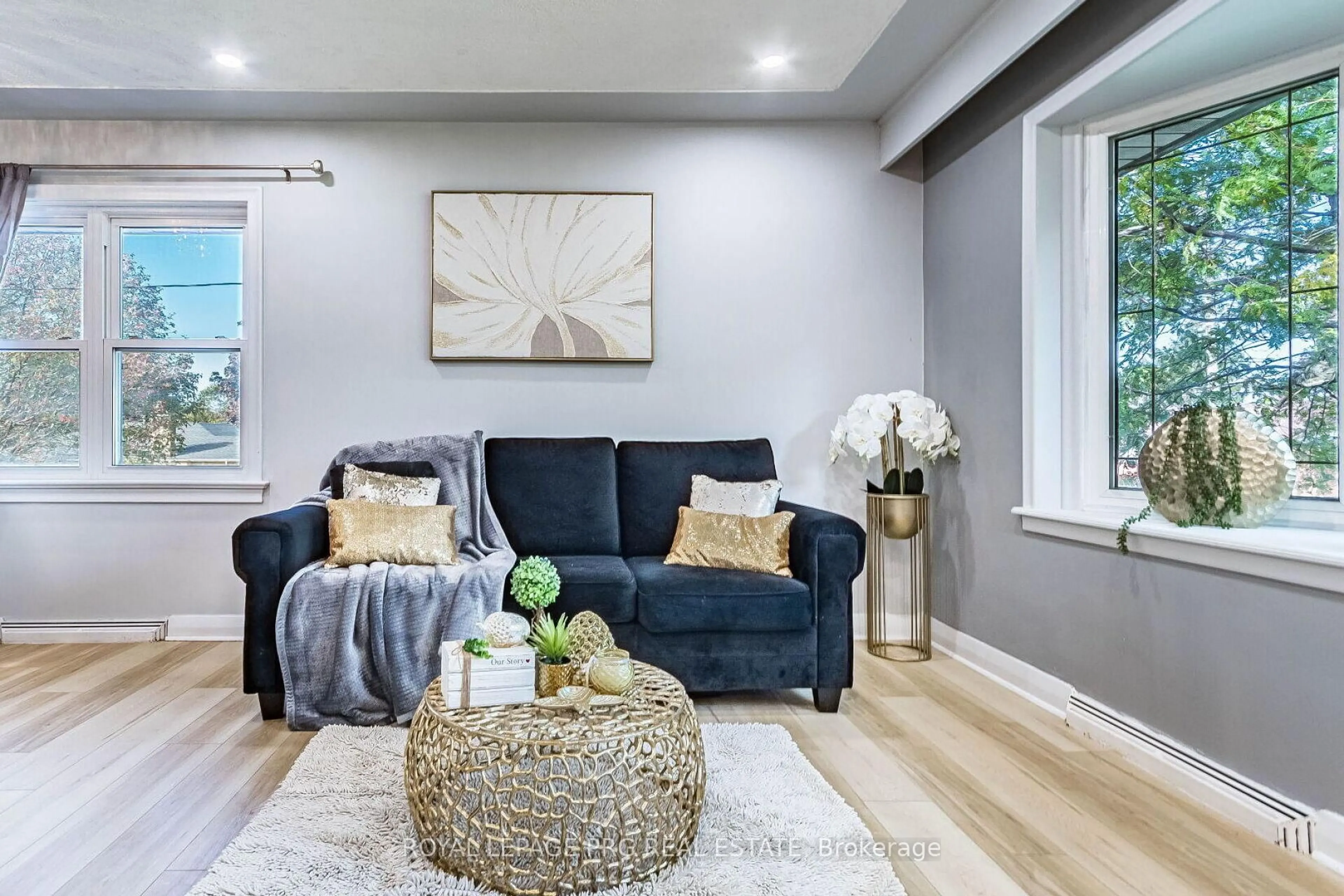 Living room with furniture, unknown for 107 Weber St, Waterloo Ontario N2J 2A4