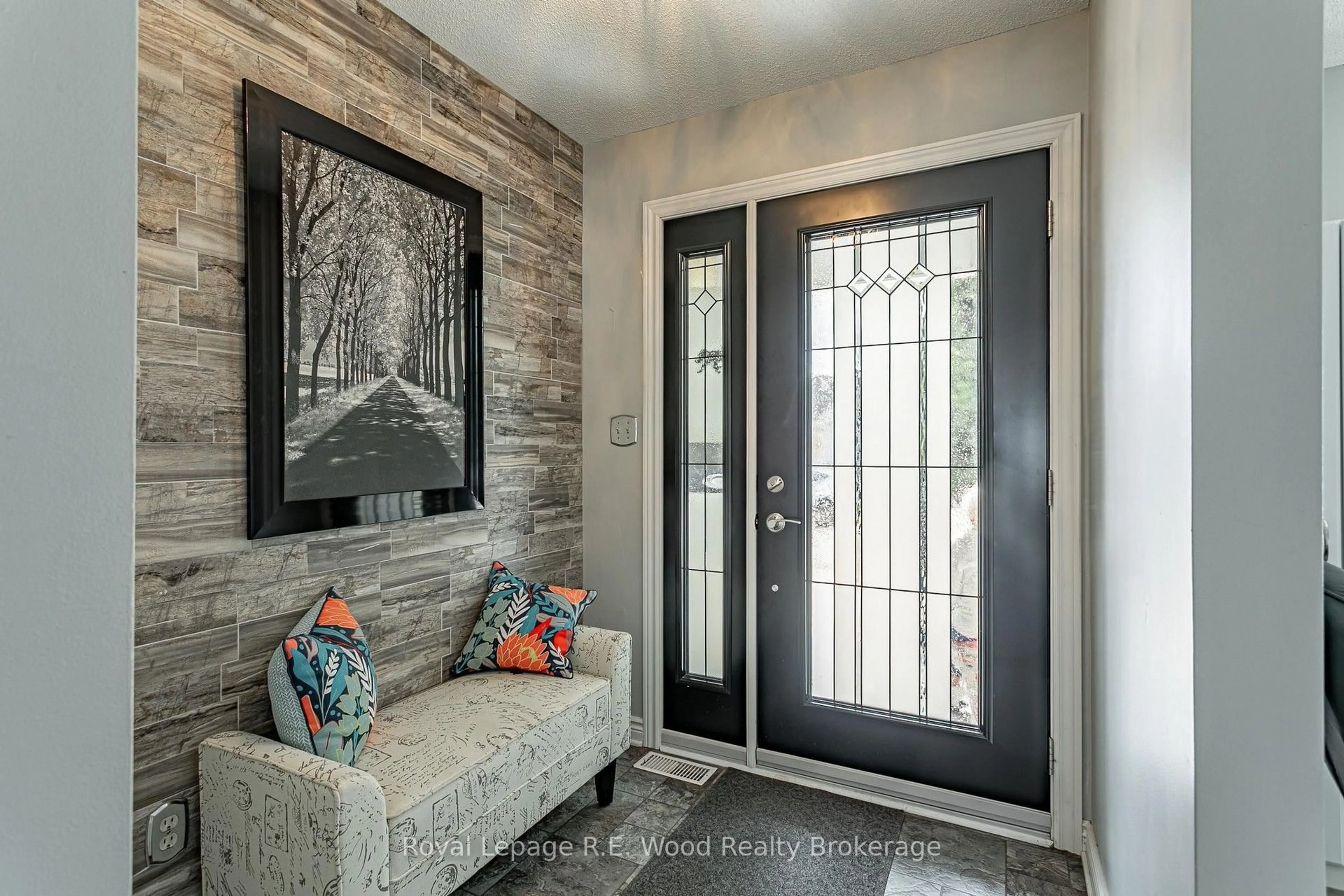 Indoor entryway for 55 Seres Dr, Tillsonburg Ontario N4G 1Z7