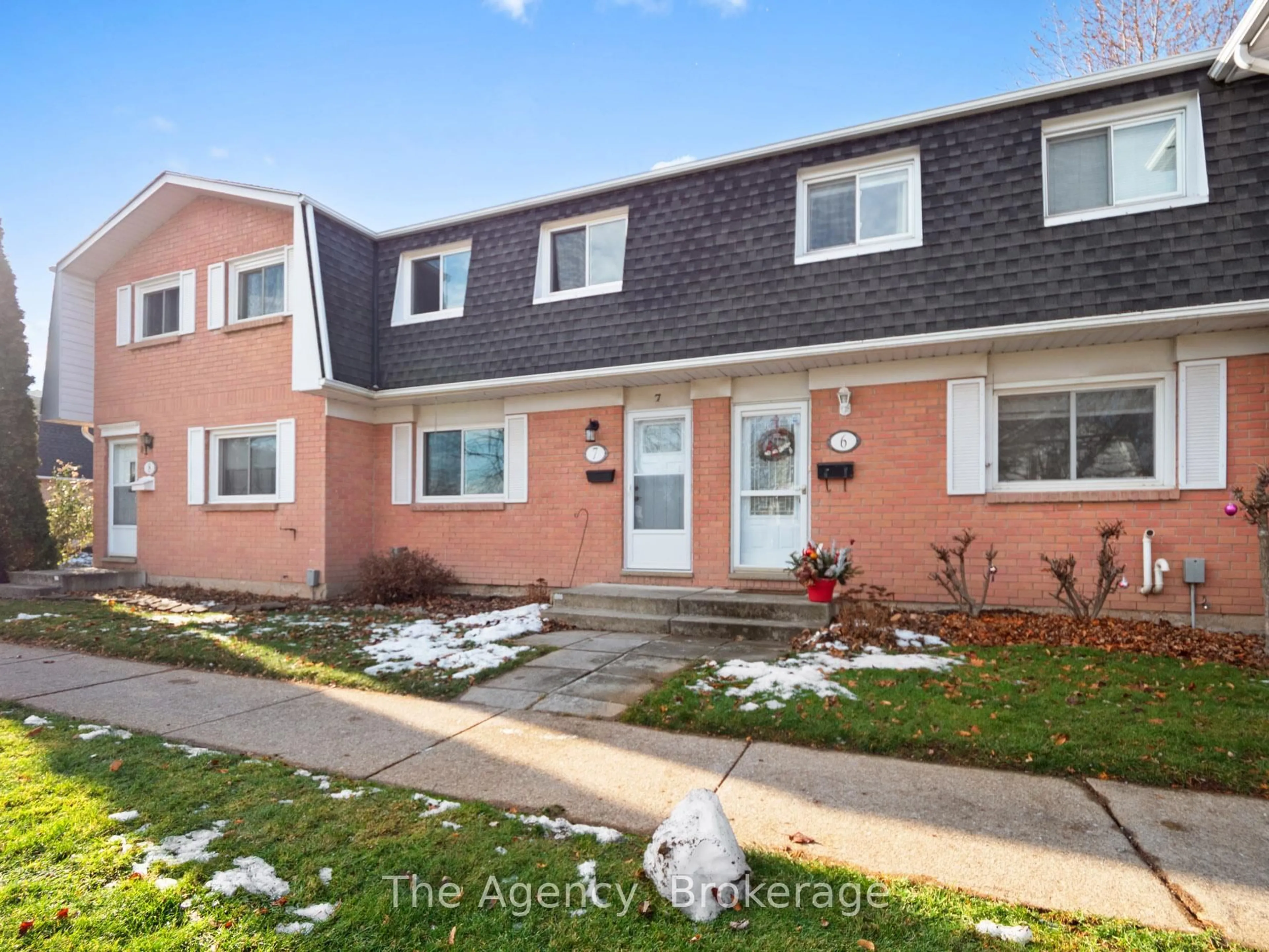 Unknown for 185 Denistoun St #7, Welland Ontario L3C 6J6