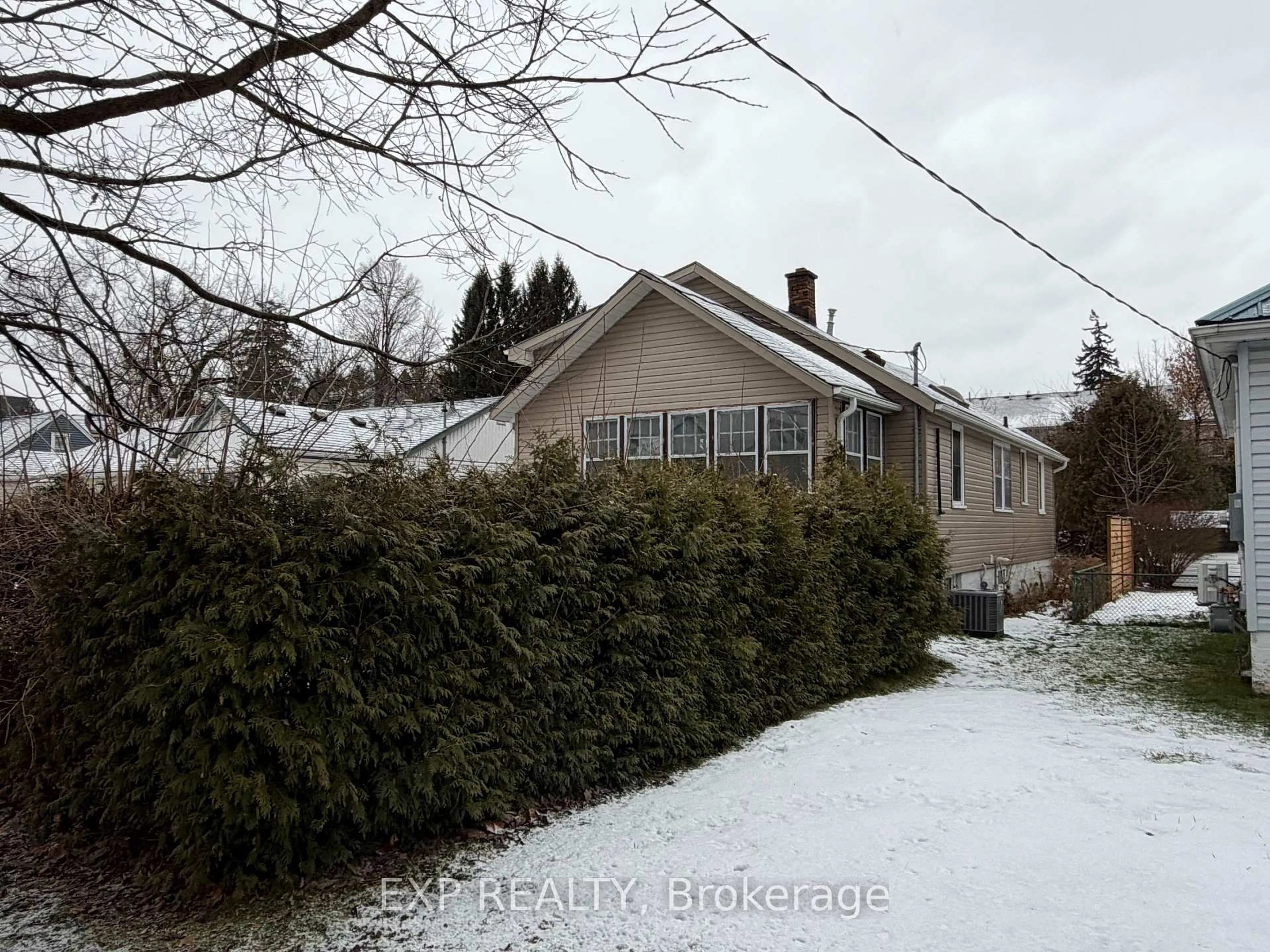 Unknown for 16 Nelson St, Norfolk Ontario N3Y 3E3