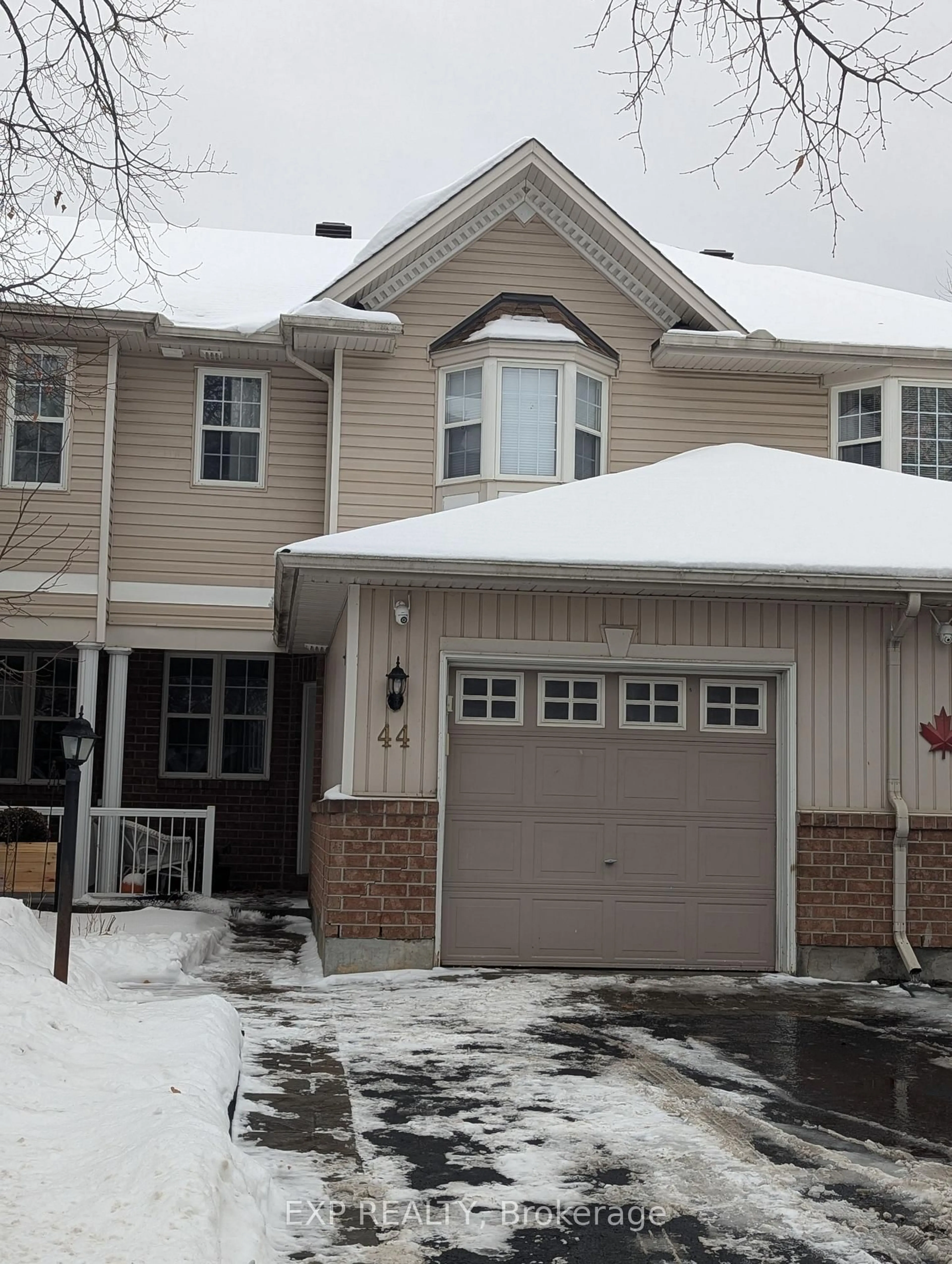 Home with vinyl exterior material, street for 44 TOBERMORY Cres, Ottawa Ontario K2K 3M4