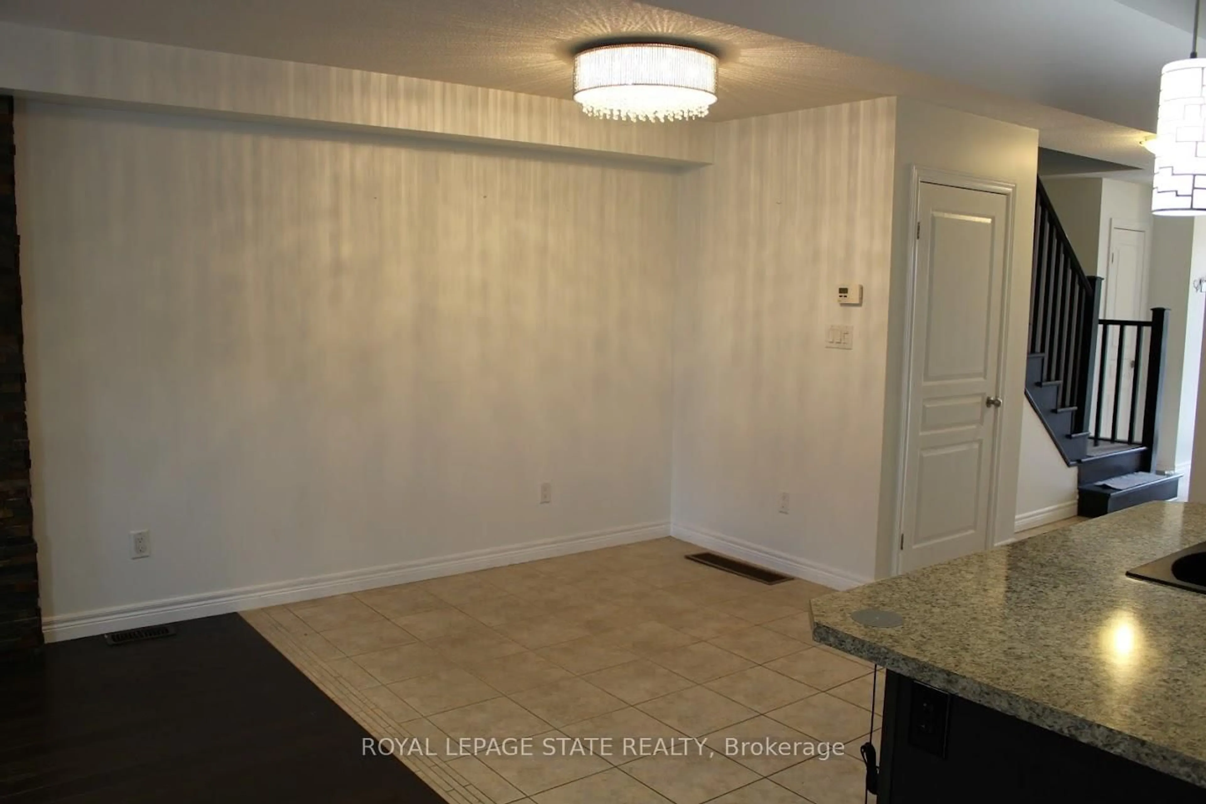 A pic of a room for 27 Waterbridge St, Hamilton Ontario L8J 0E3