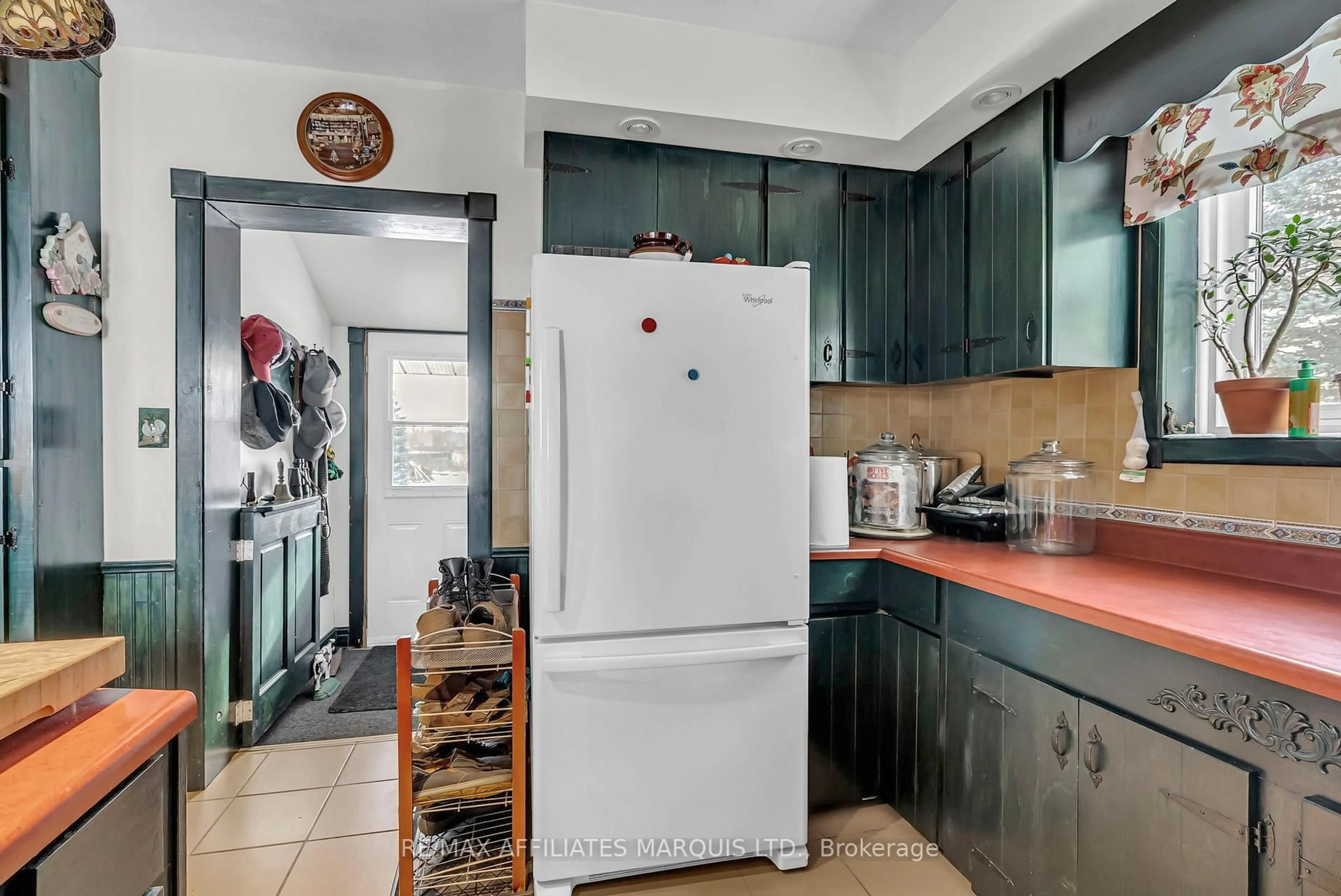 Standard kitchen, unknown for 1590 Cornwall Rd, Cornwall Ontario K6H 5R7