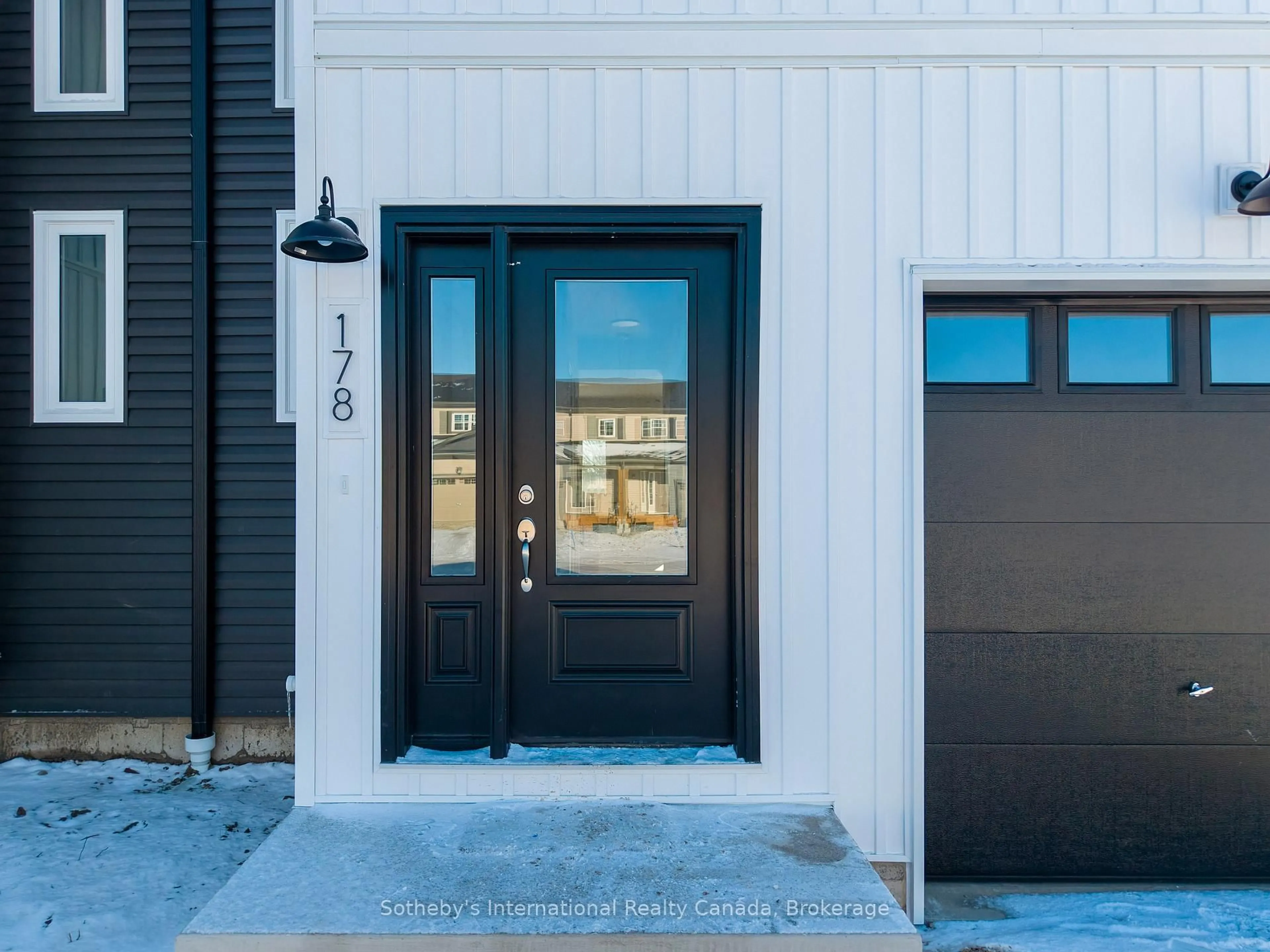 Indoor entryway for 178 Equality Dr, Meaford Ontario N4L 0B4