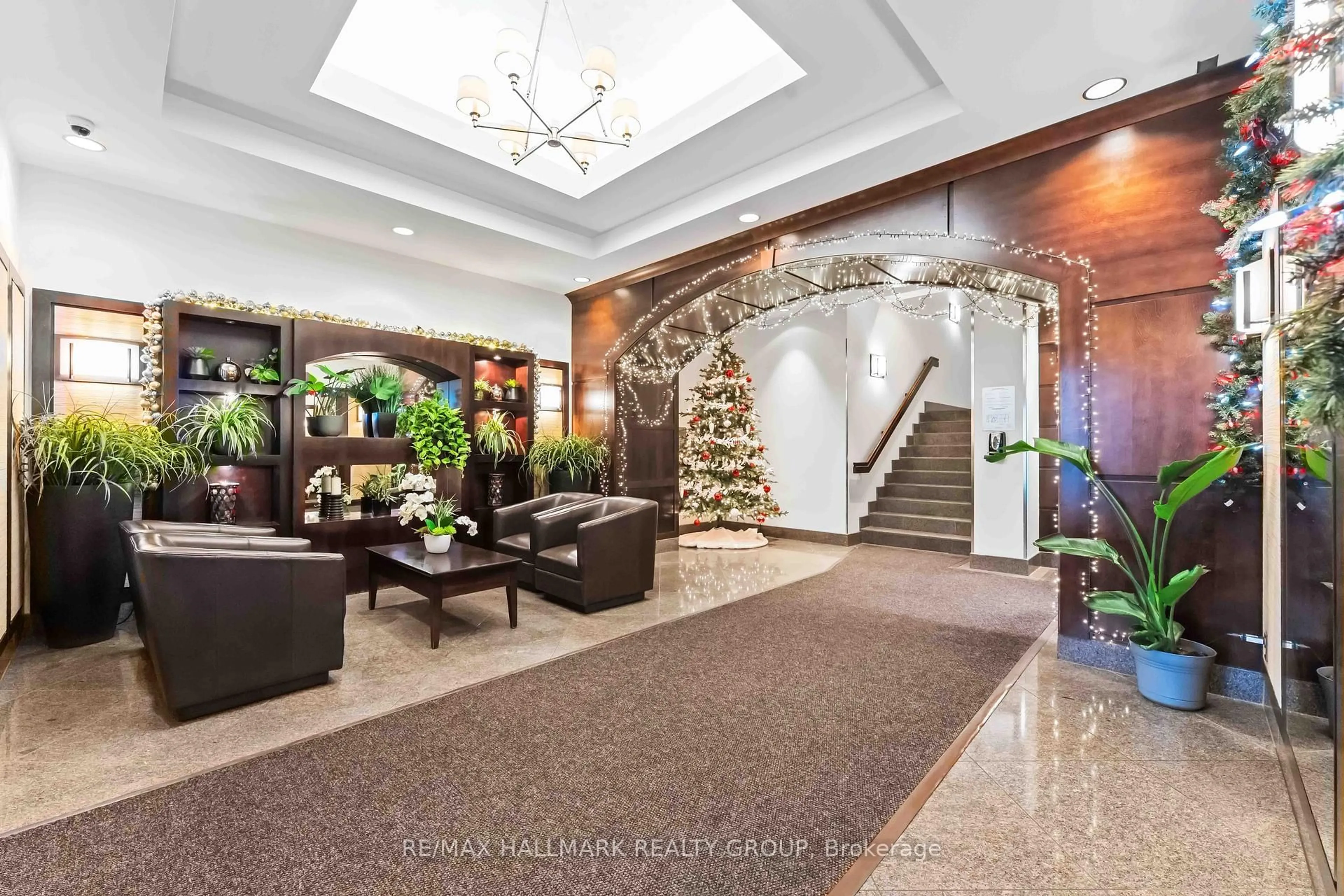 Lobby for 200 Besserer St #808, Ottawa Ontario K1N 0A7