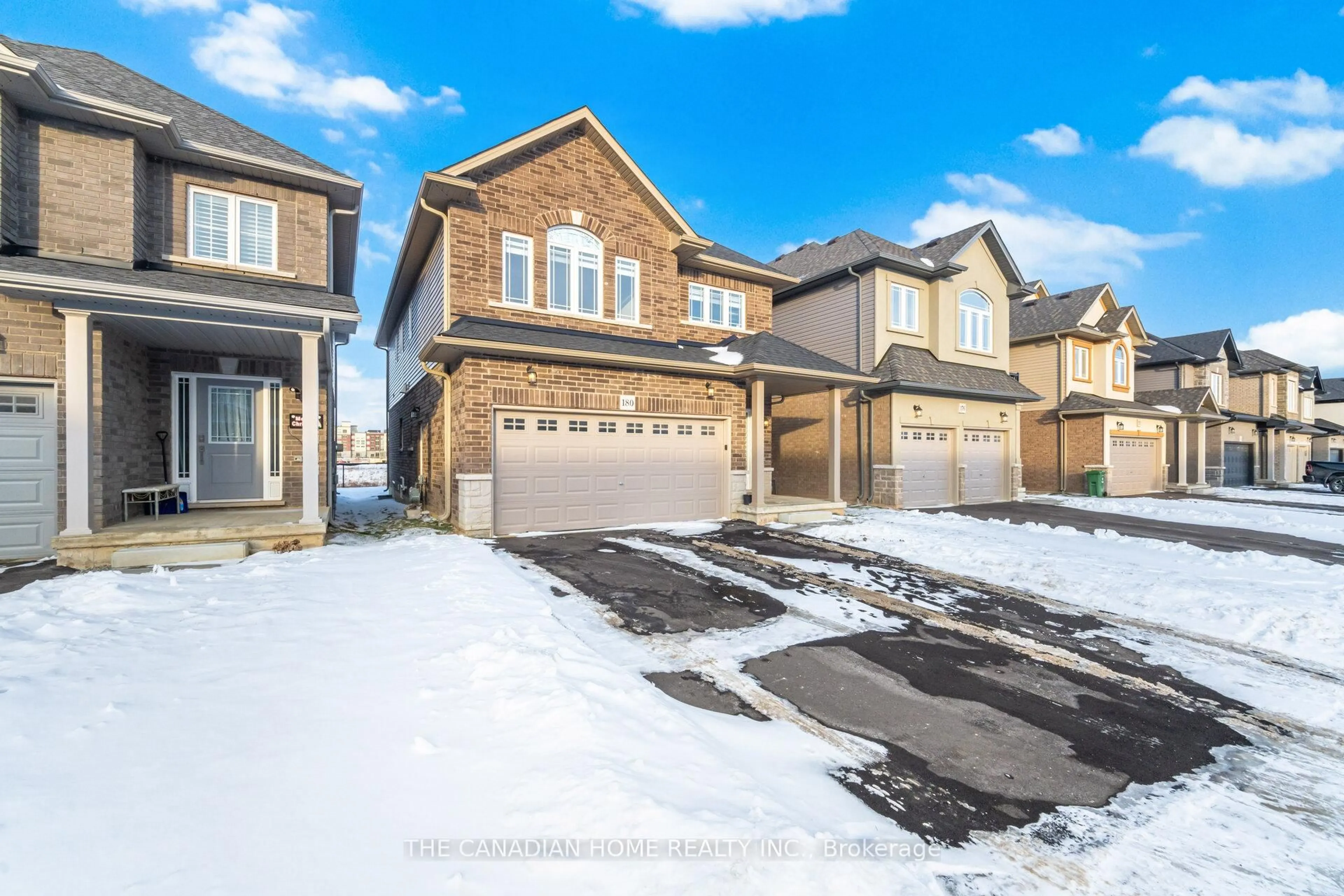 A pic from outside/outdoor area/front of a property/back of a property/a pic from drone, street for 180 CITTADELLA Blvd, Hamilton Ontario L0R 1P0