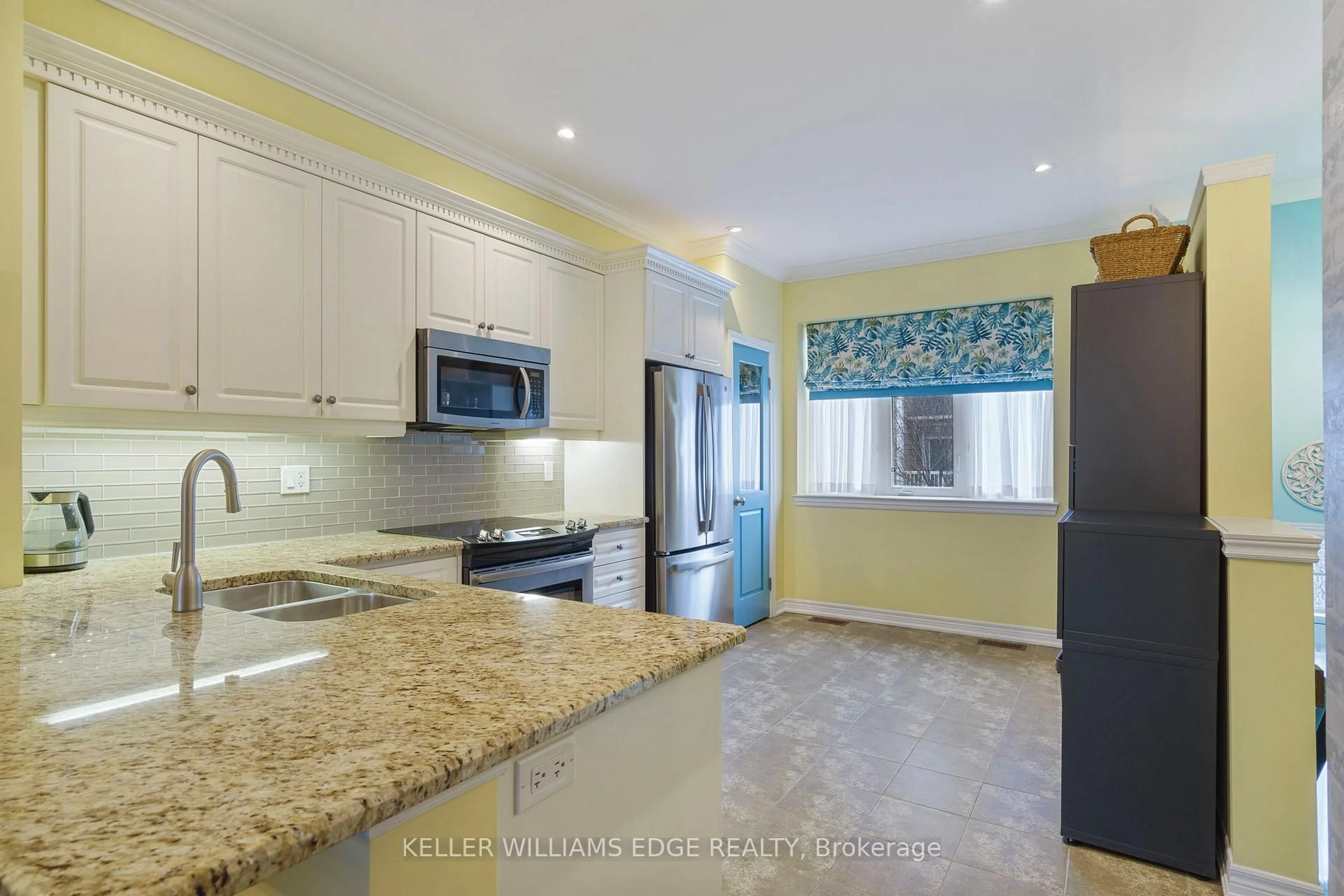 Open concept kitchen, ceramic/tile floor for 337 Beach Blvd #46, Hamilton Ontario L8H 6W4