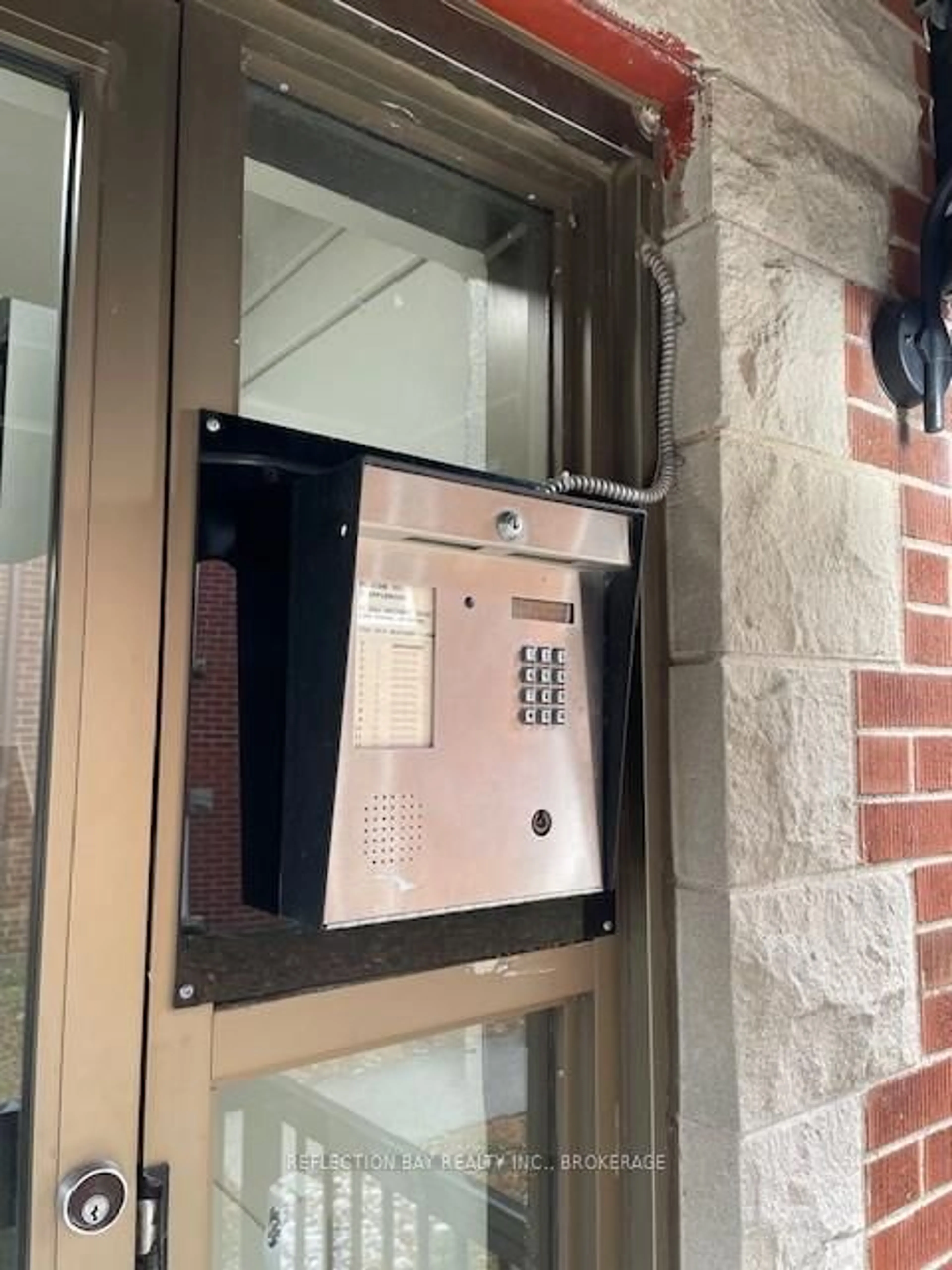 Unknown for 5 Applewood Ave #3, Hamilton Ontario L8G 3S4