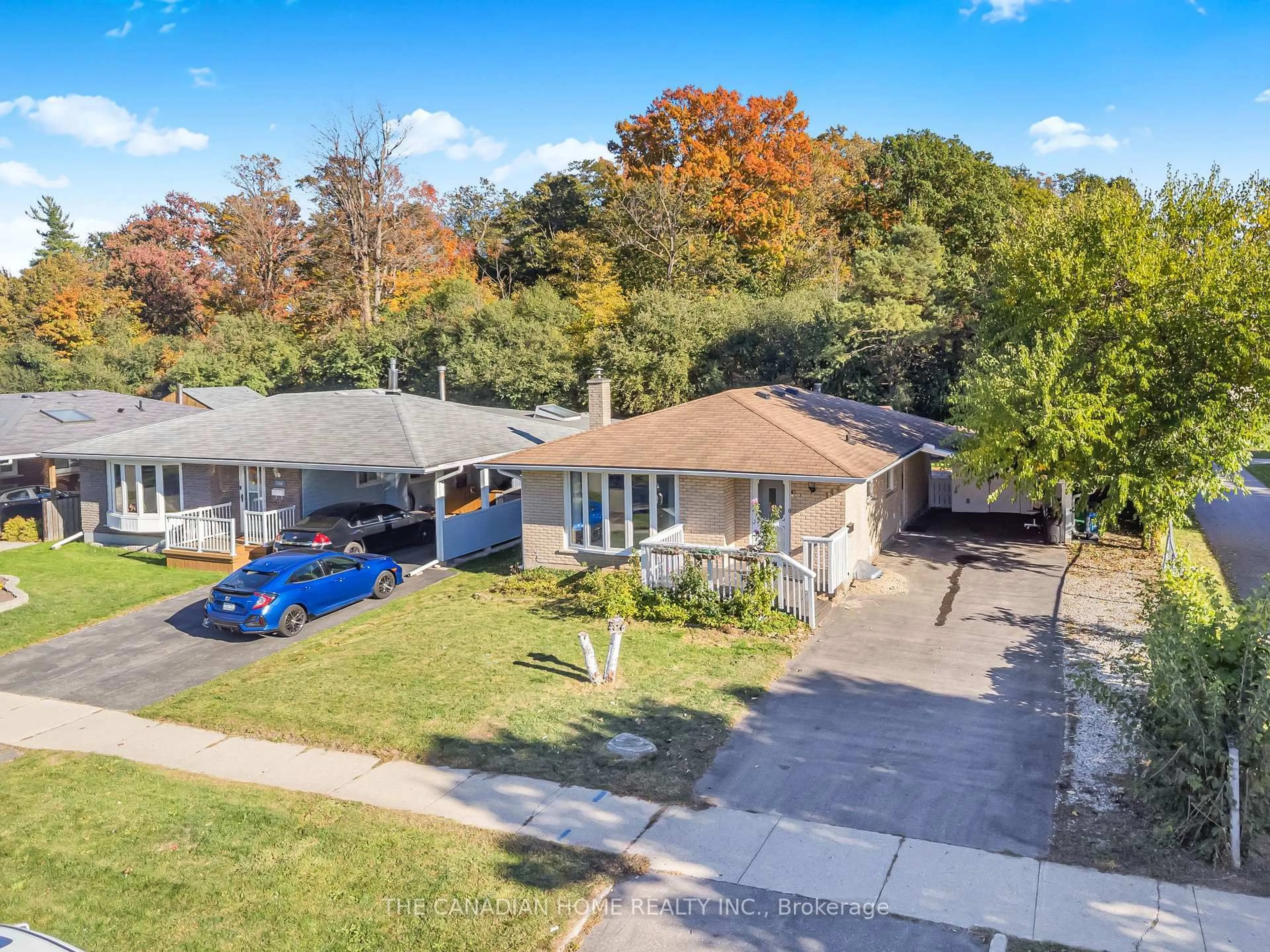 A pic from outside/outdoor area/front of a property/back of a property/a pic from drone, street for 146 Appalachian Cres, Kitchener Ontario N2E 1A4