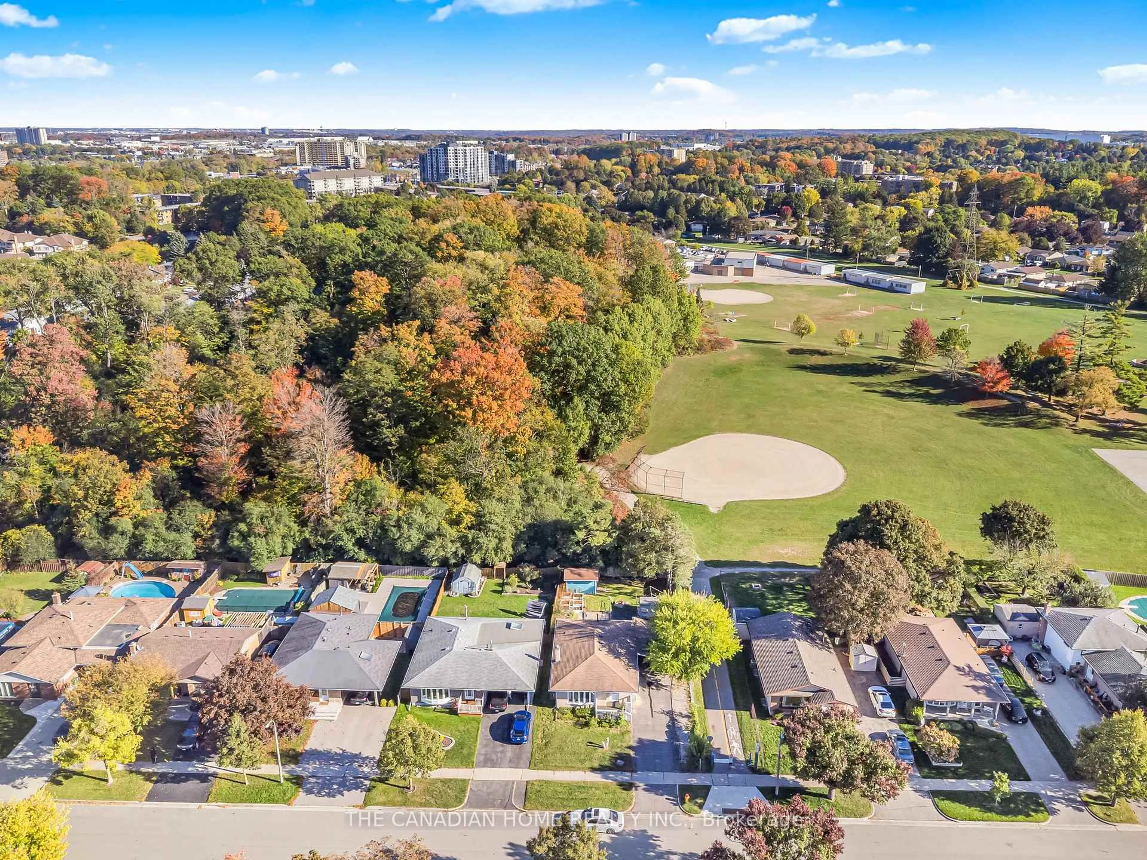 A pic from outside/outdoor area/front of a property/back of a property/a pic from drone, unknown for 146 Appalachian Cres, Kitchener Ontario N2E 1A4