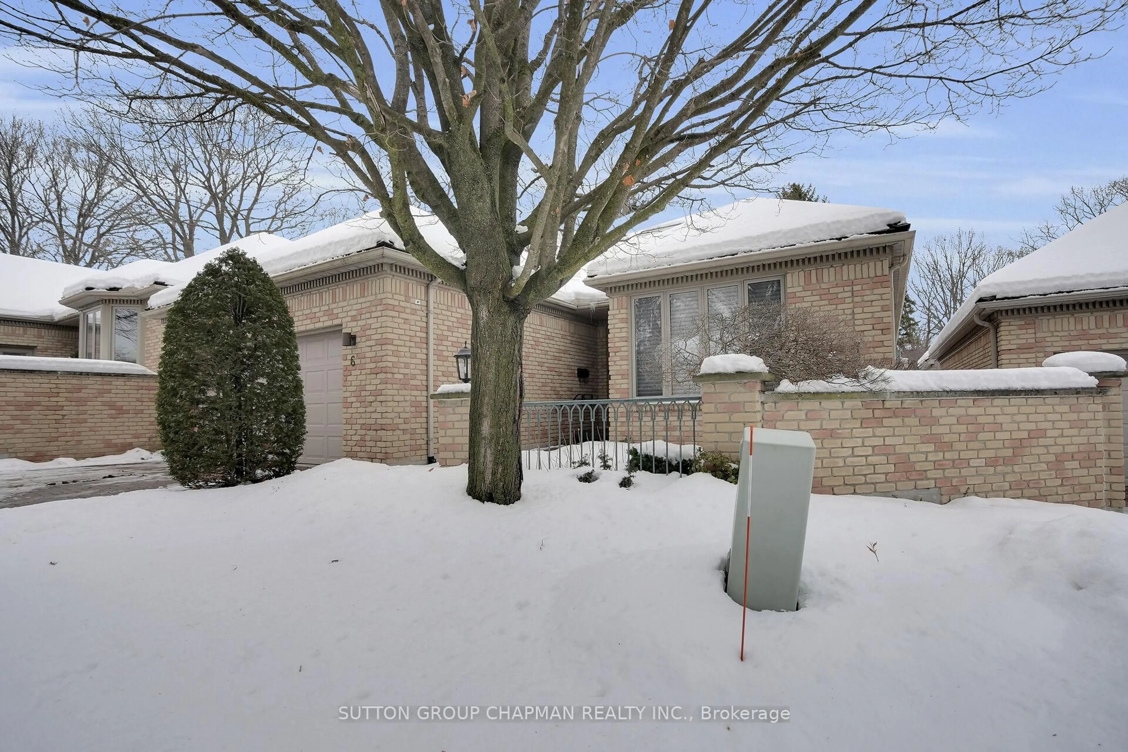 A pic from outside/outdoor area/front of a property/back of a property/a pic from drone, street for 1040 Riverside Dr #6, London North Ontario N6H 5N4