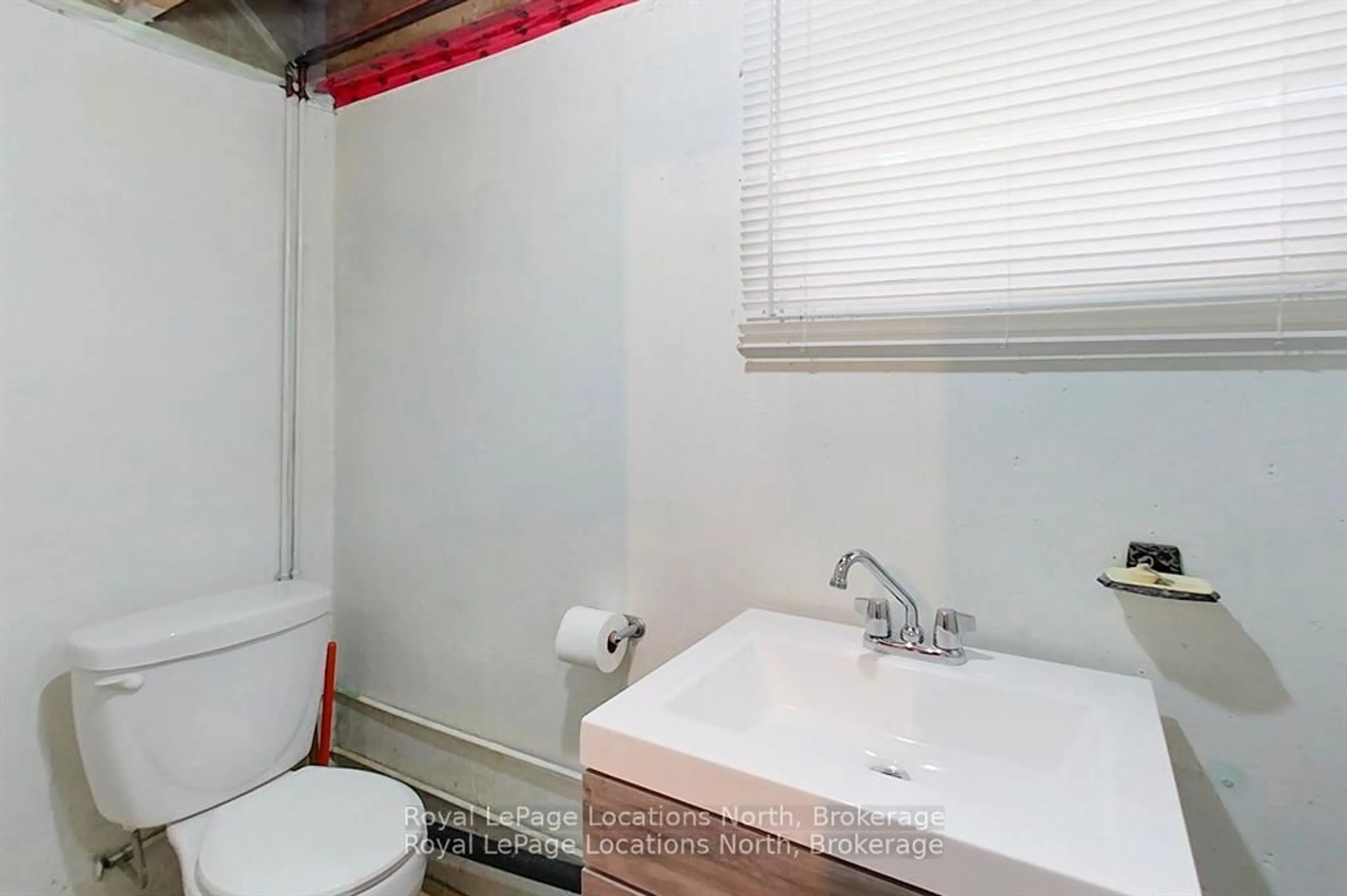 Standard bathroom, unknown for 223 Pearson St, Meaford Ontario N4L 1L6