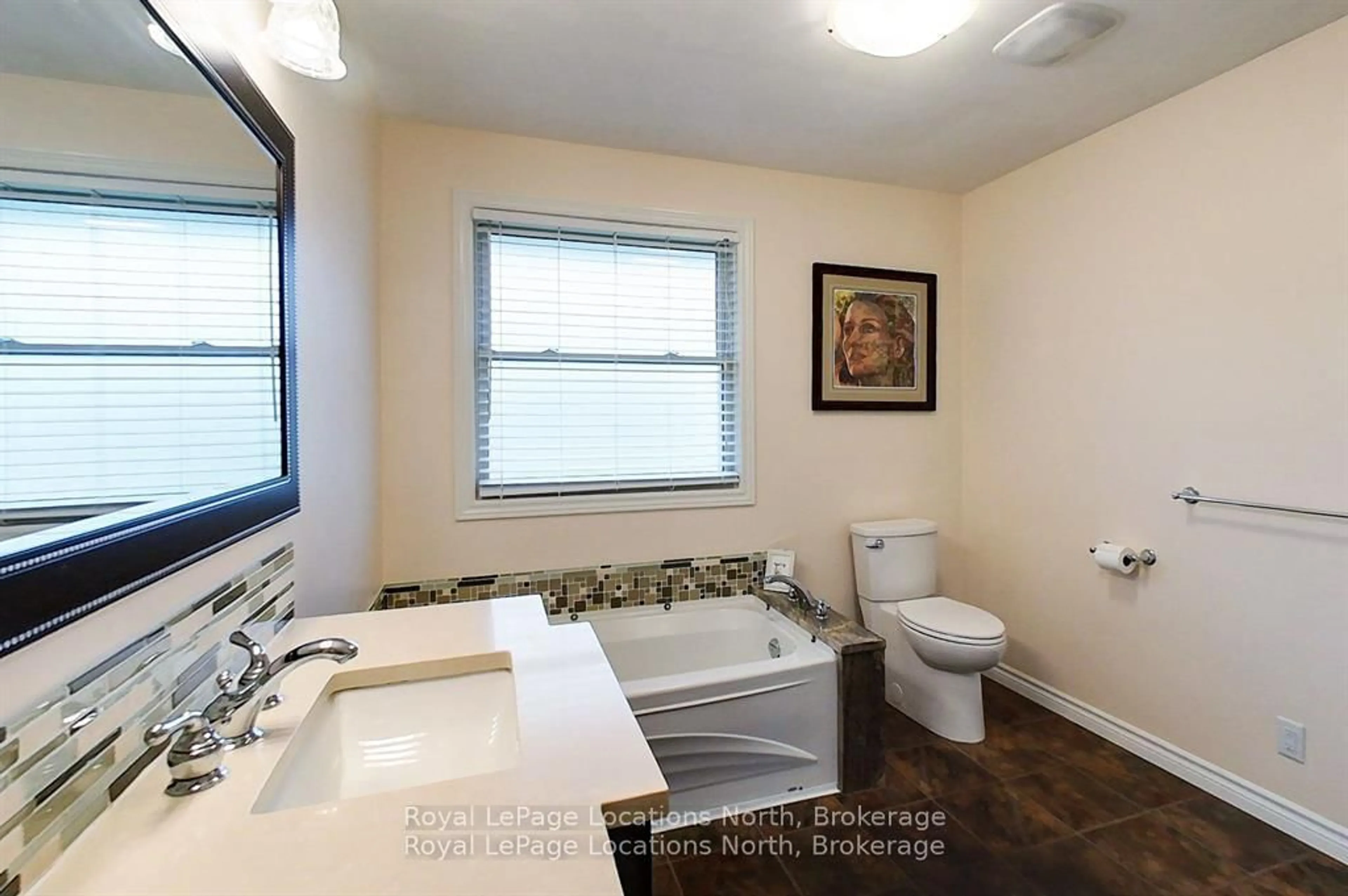 Standard bathroom, ceramic/tile floor for 223 Pearson St, Meaford Ontario N4L 1L6