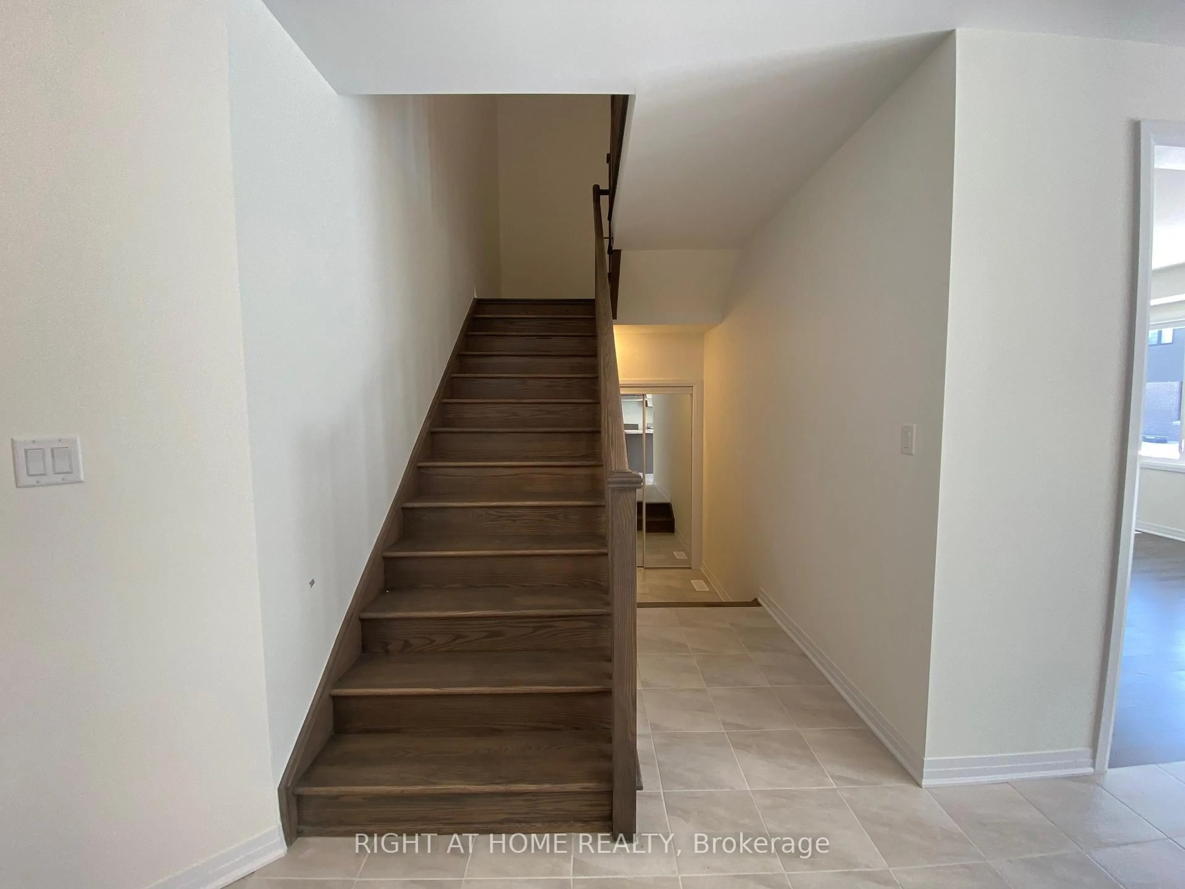 Unknown for 74 Witteveen Dr, Brantford Ontario N3T 0S3