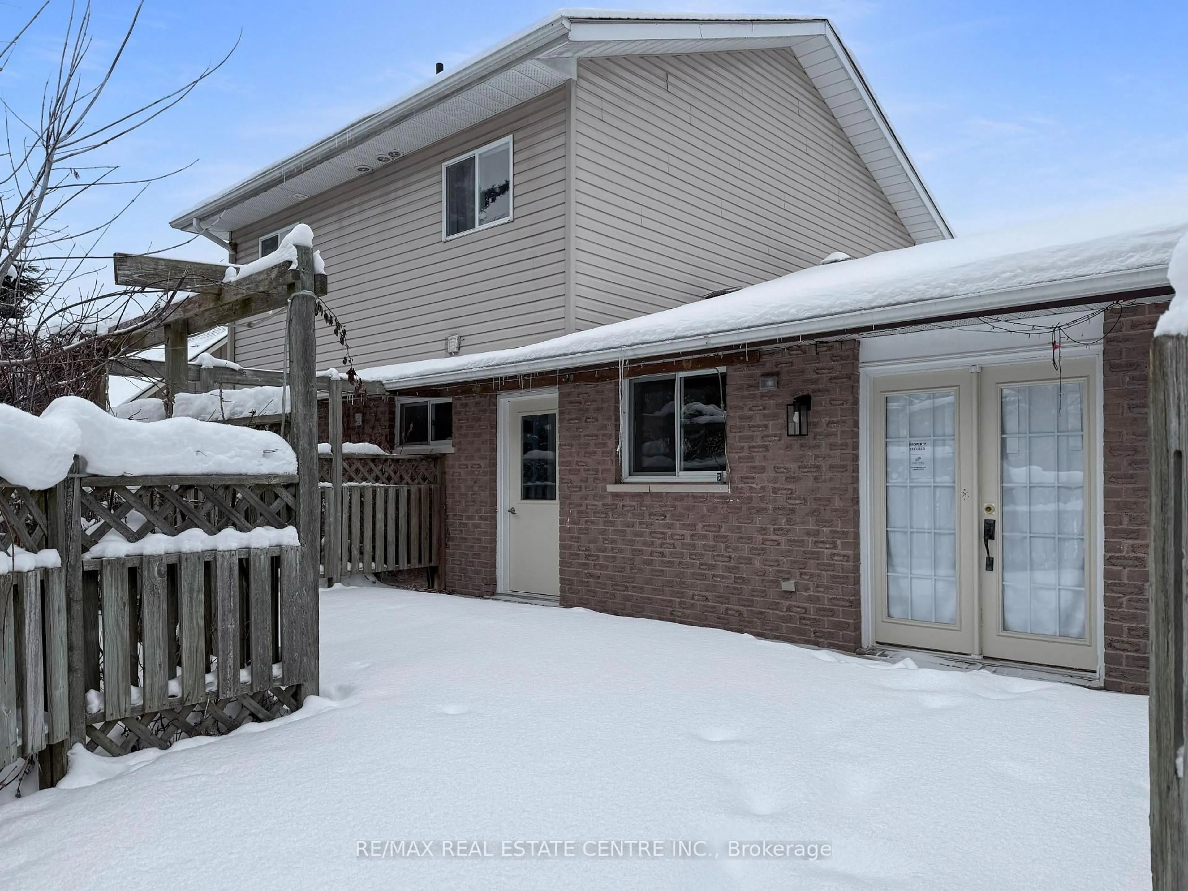 Patio, street for 144 Wheelock St, Erin Ontario N0B 1T0