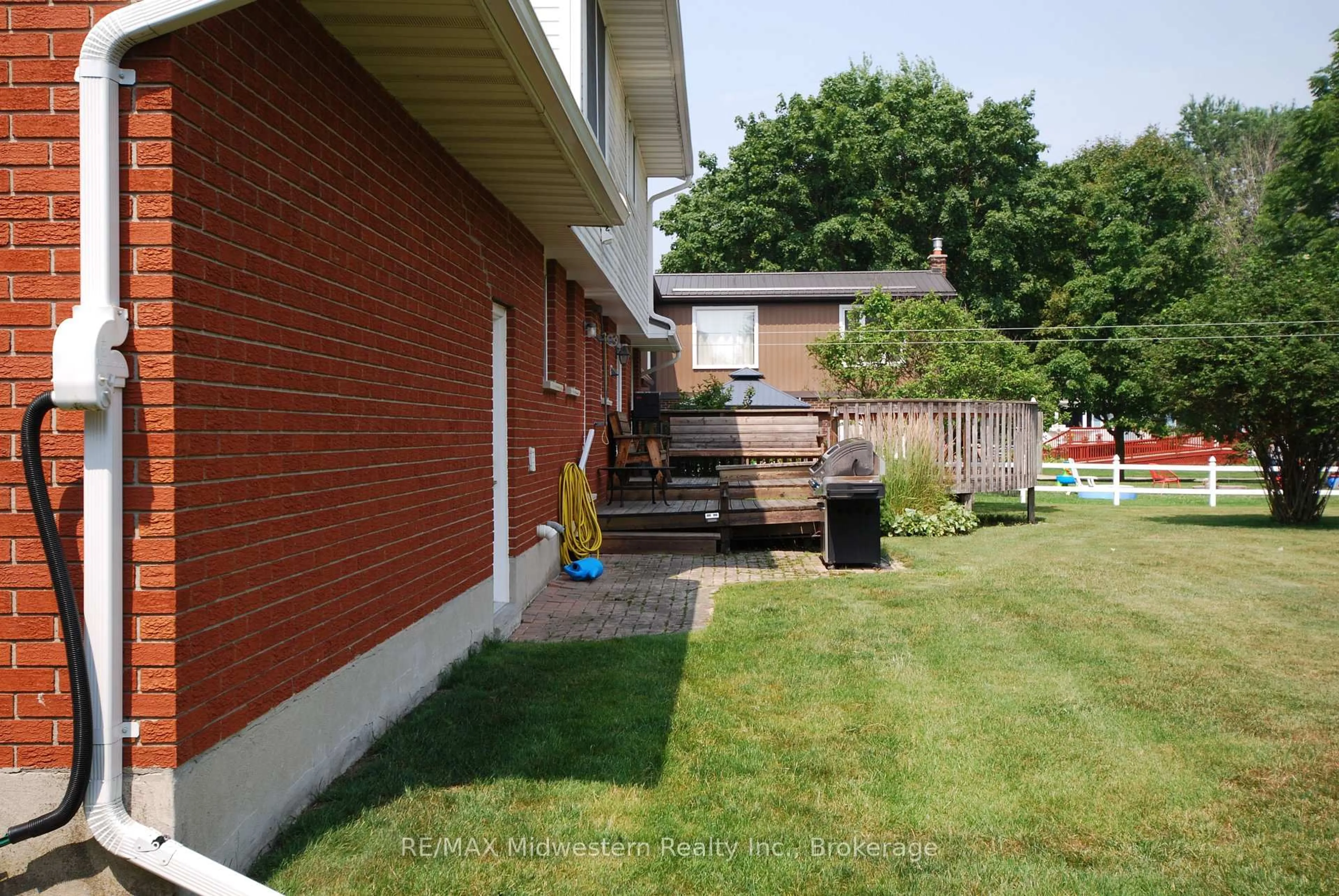 Patio, street for 62 King St, Minto Ontario N0G 1Z0