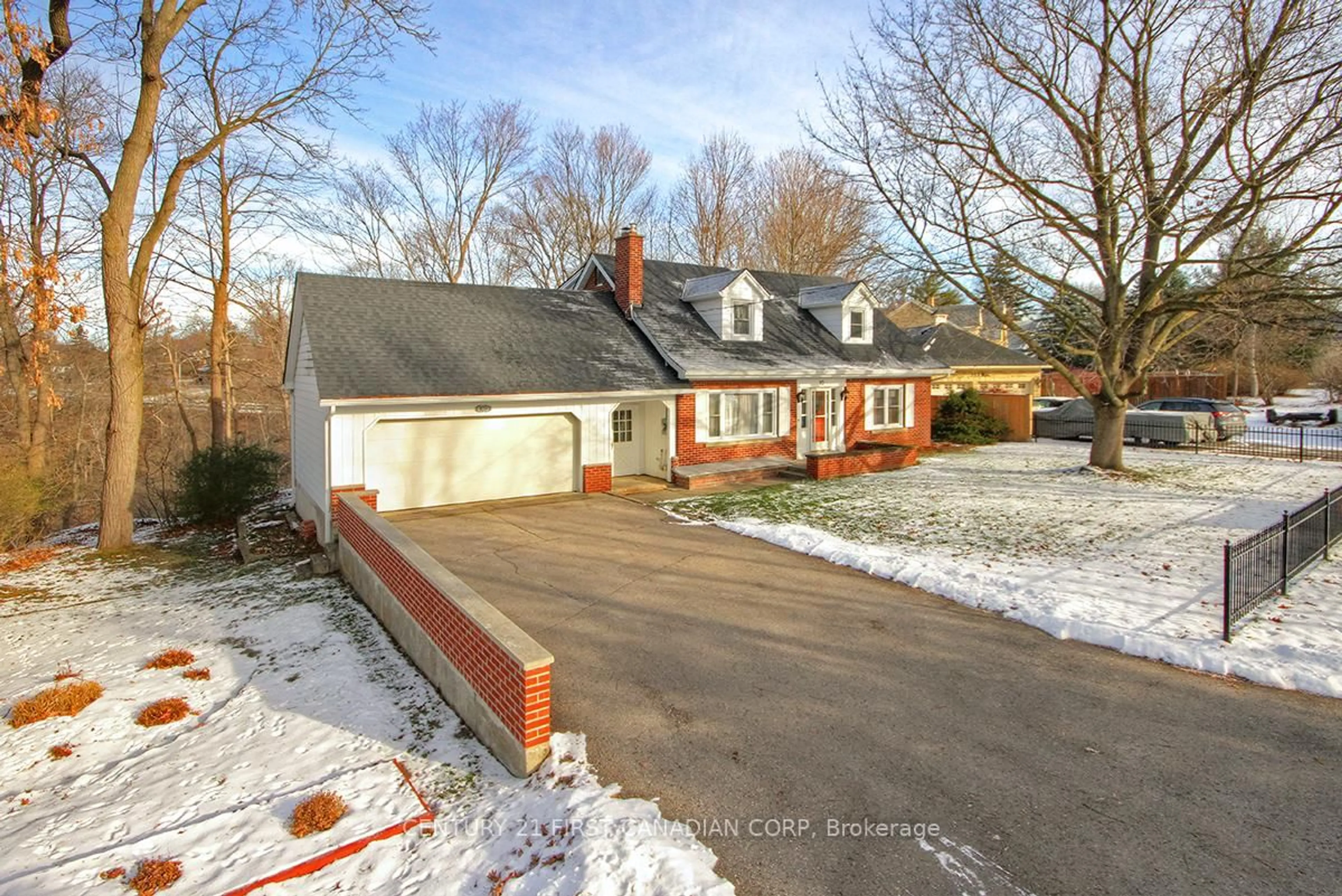 Unknown for 10 Regent St, St. Thomas Ontario N5R 1Z8